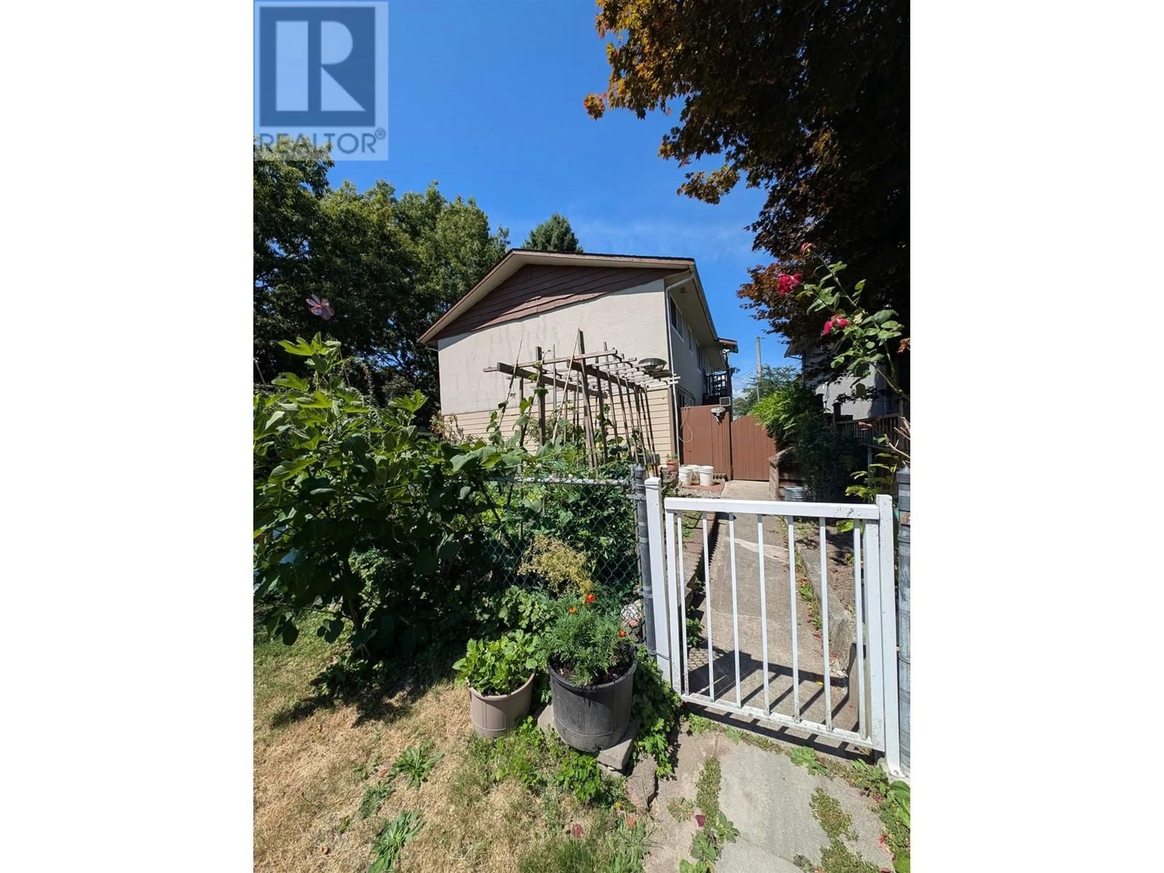 Unknown for 6388 ELLIOTT STREET, Vancouver British Columbia V5S2M4