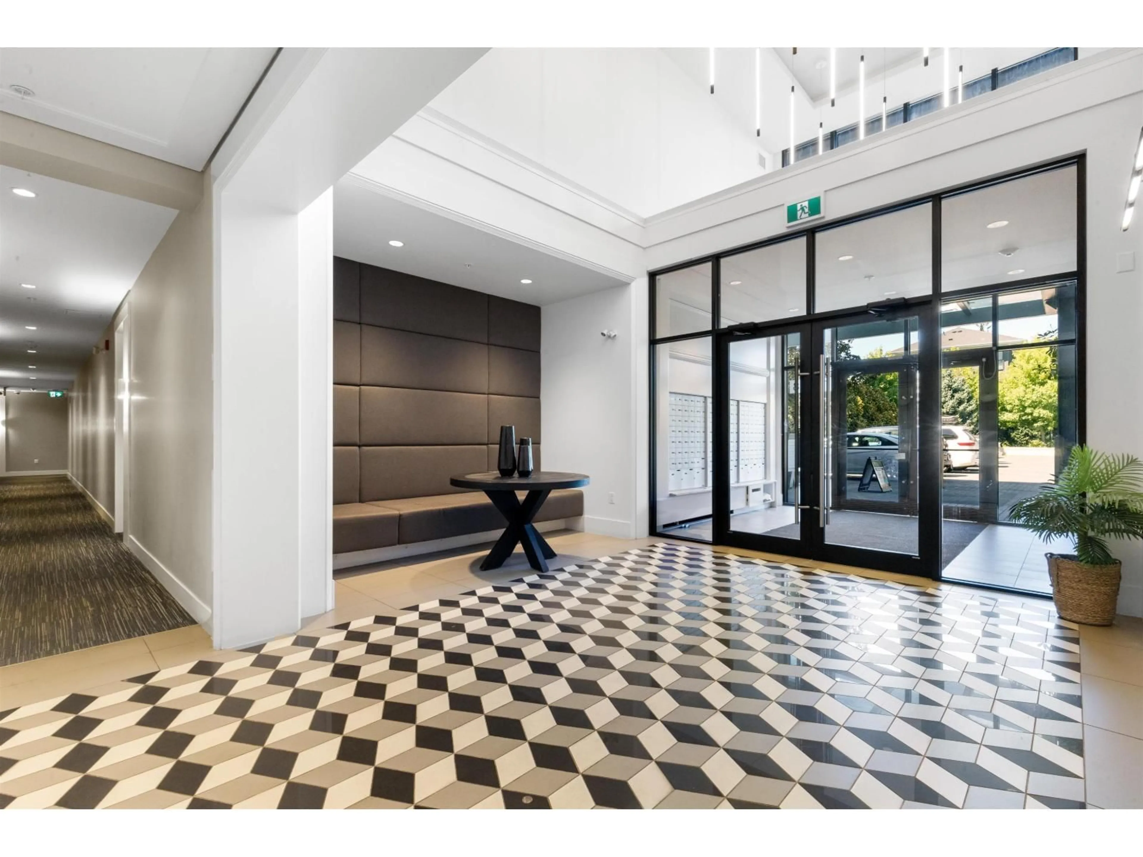 Indoor foyer for 409 - 14968 101A, Surrey British Columbia V3R0E8