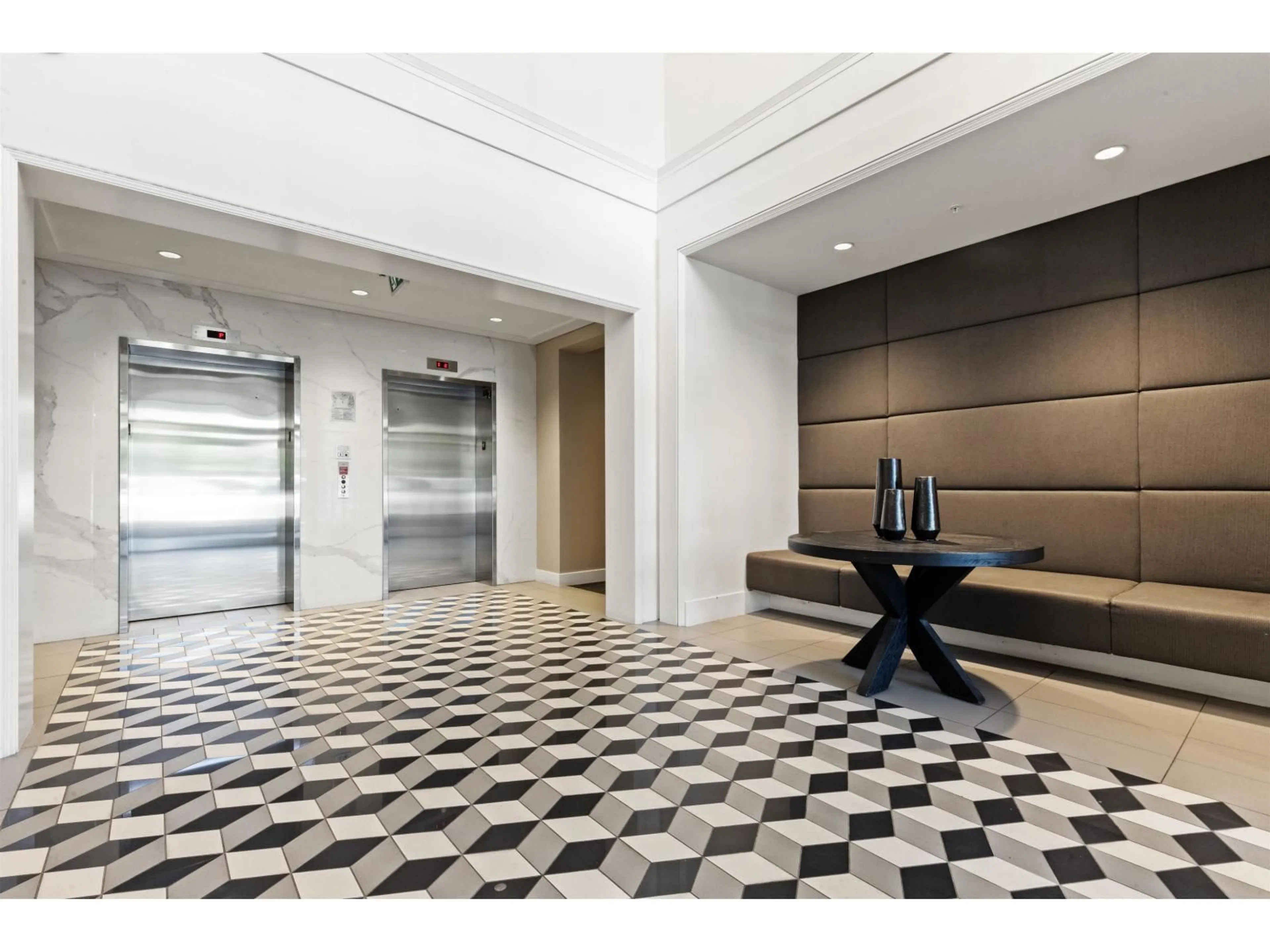 Lobby for 409 - 14968 101A, Surrey British Columbia V3R0E8