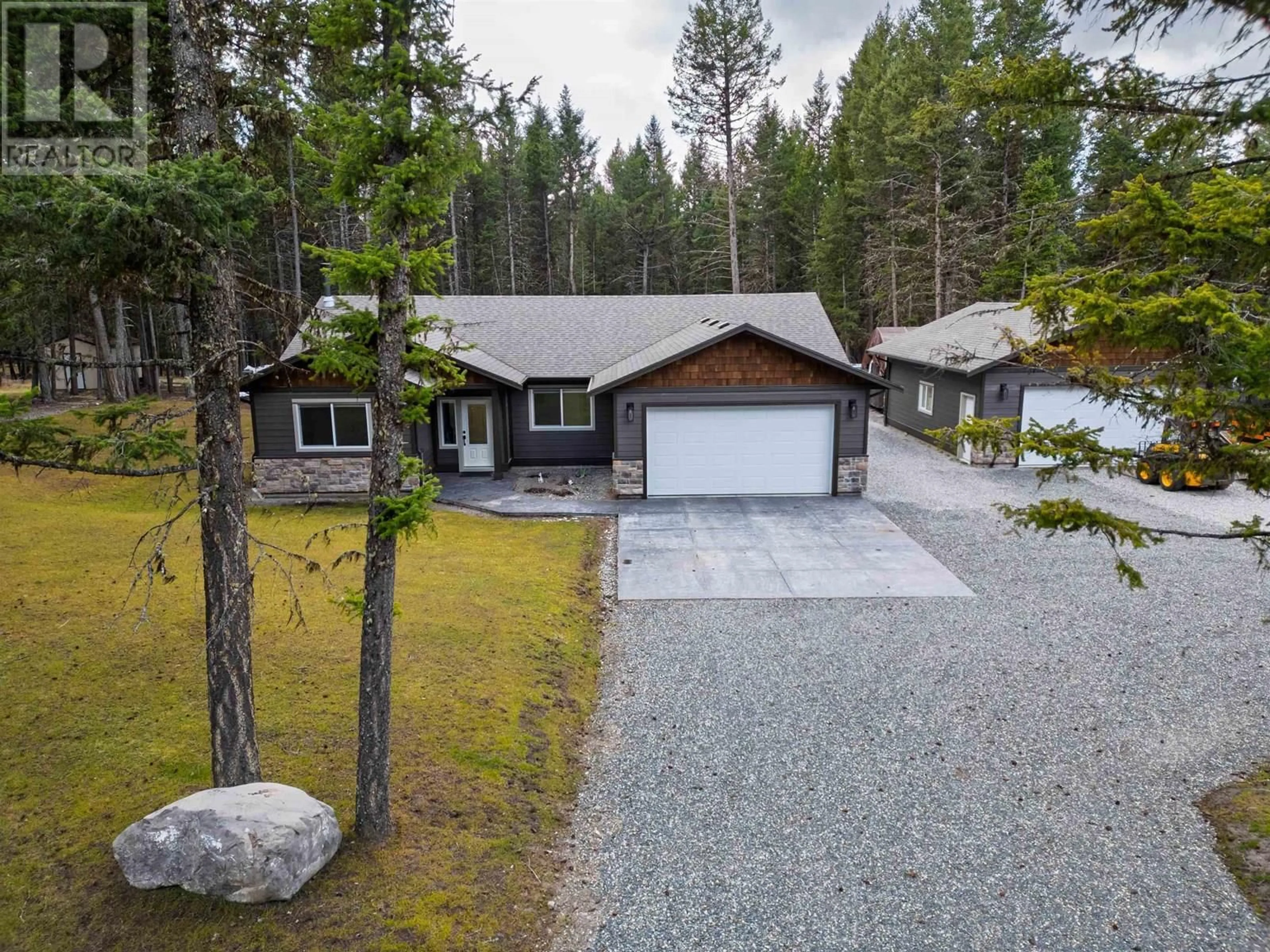 A pic from outside/outdoor area/front of a property/back of a property/a pic from drone, unknown for 4962 MONICAL ROAD, 108 Mile Ranch British Columbia V0K2Z0