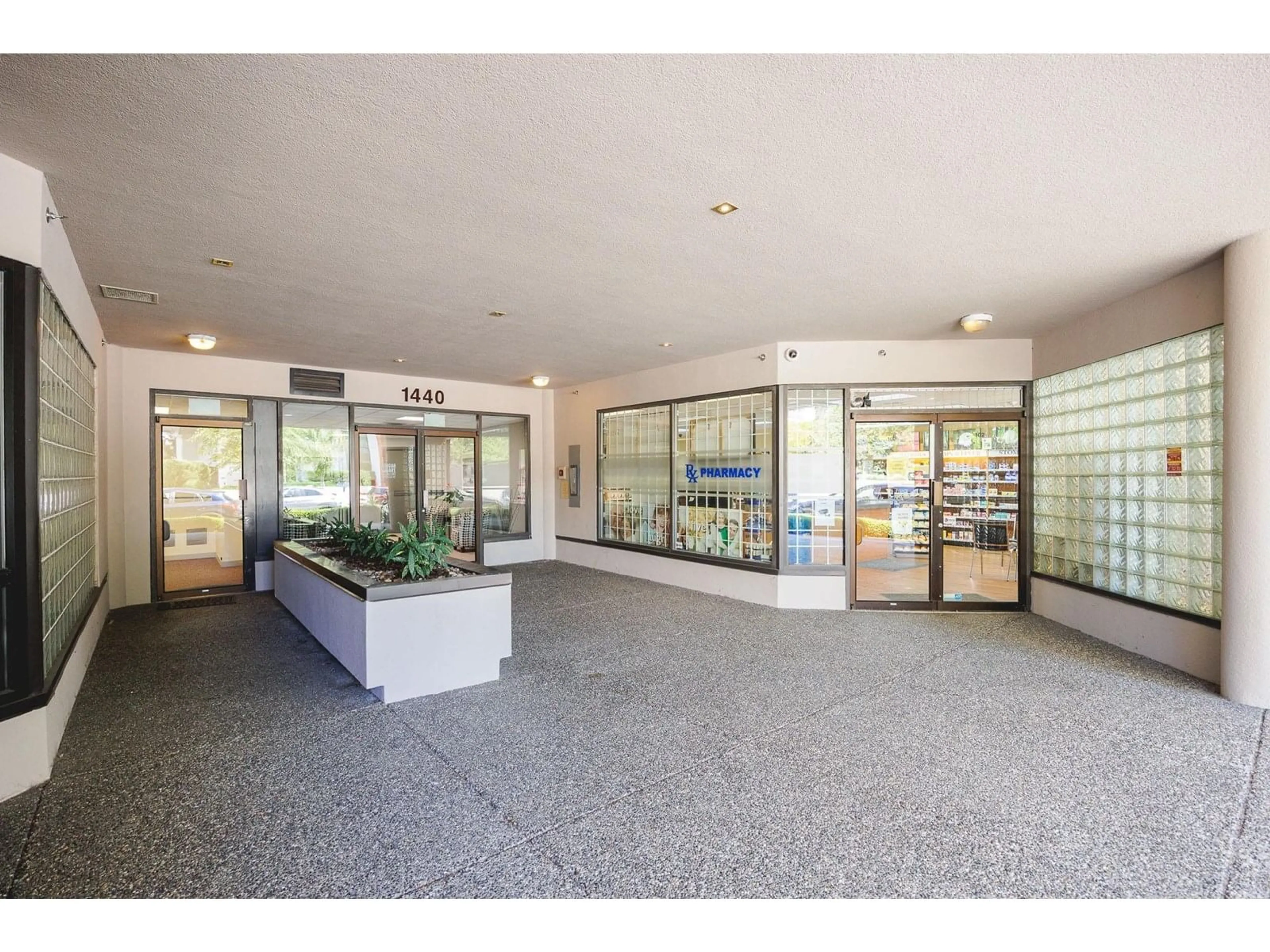 Indoor foyer for 208 - 1440 GEORGE, White Rock British Columbia V4B4A3