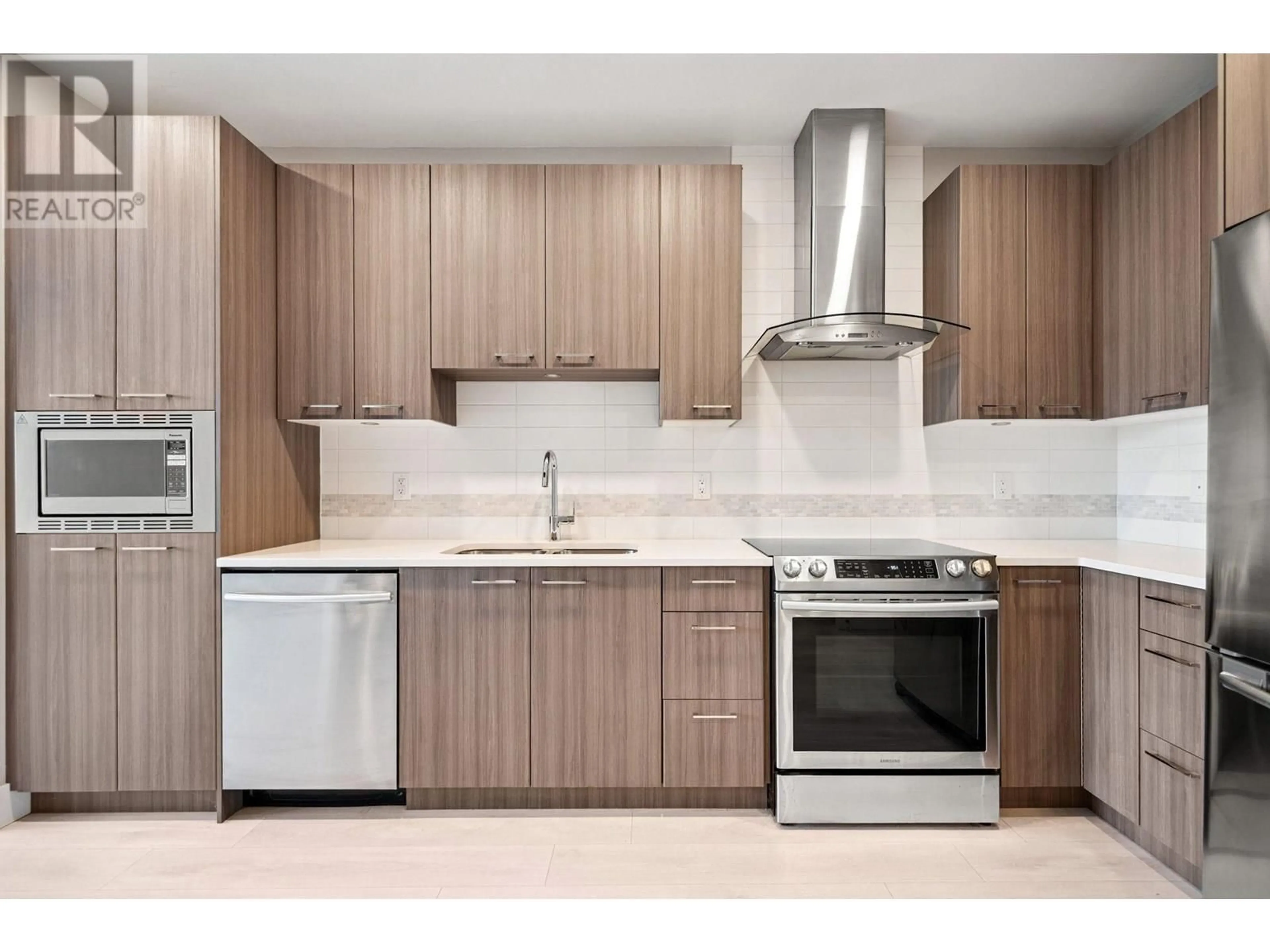 Standard kitchen, wood/laminate floor for 315 - 4690 HAWK LANE, Tsawwassen British Columbia V4M0C4