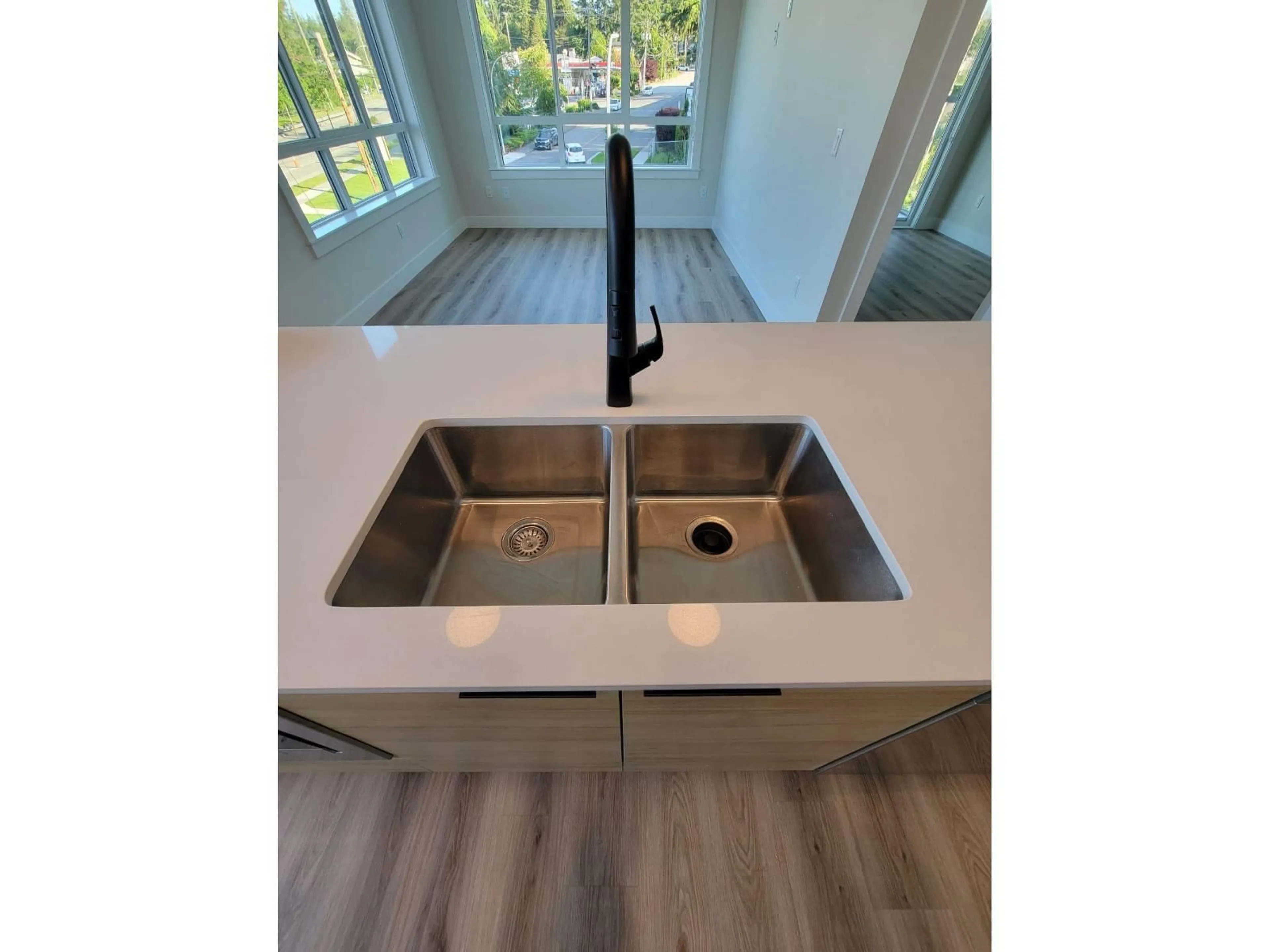 Contemporary kitchen, unknown for 207 - 6285 KING GEORGE, Surrey British Columbia V3X0L3
