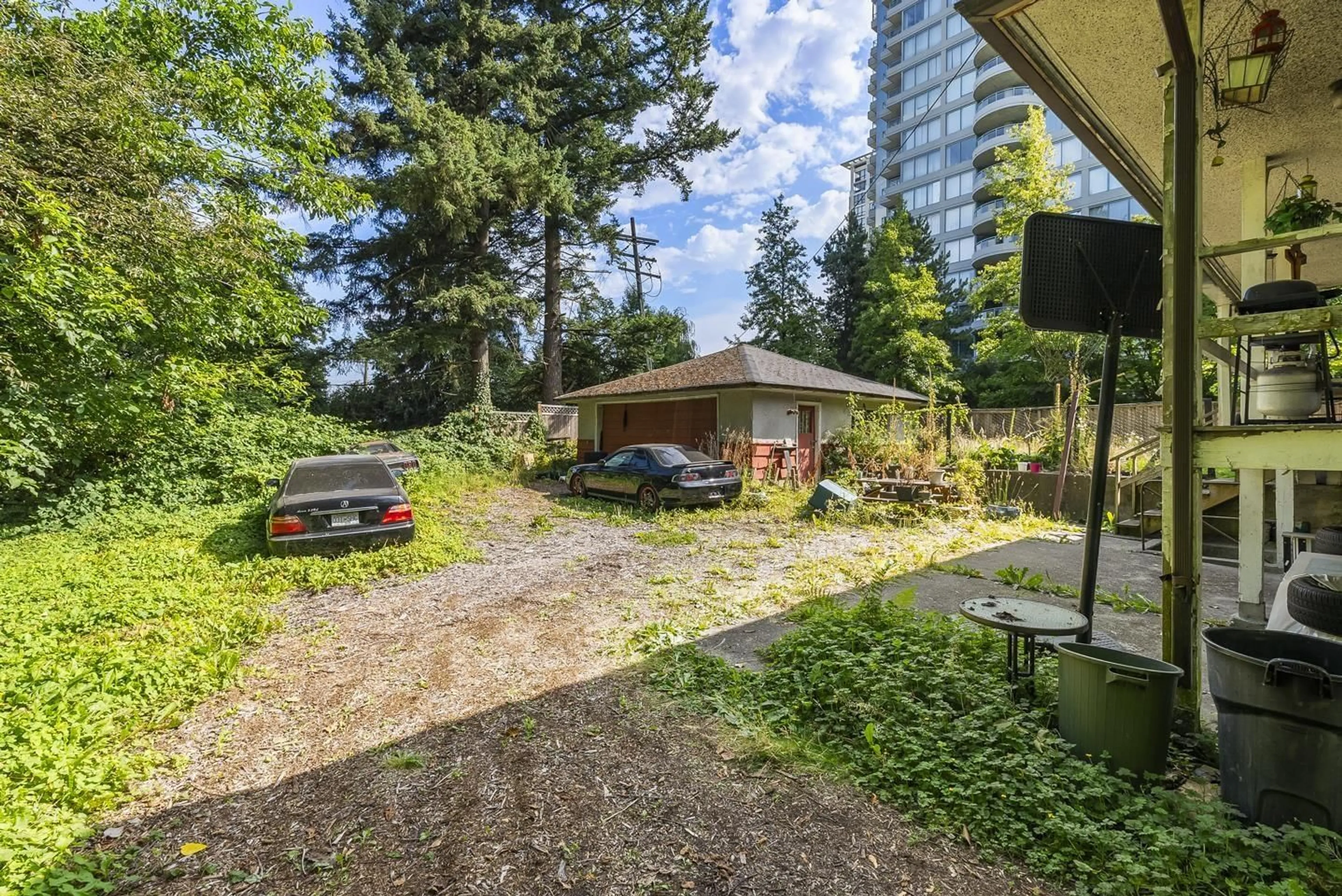 Patio, unknown for 13321 108, Surrey British Columbia V3T2J7