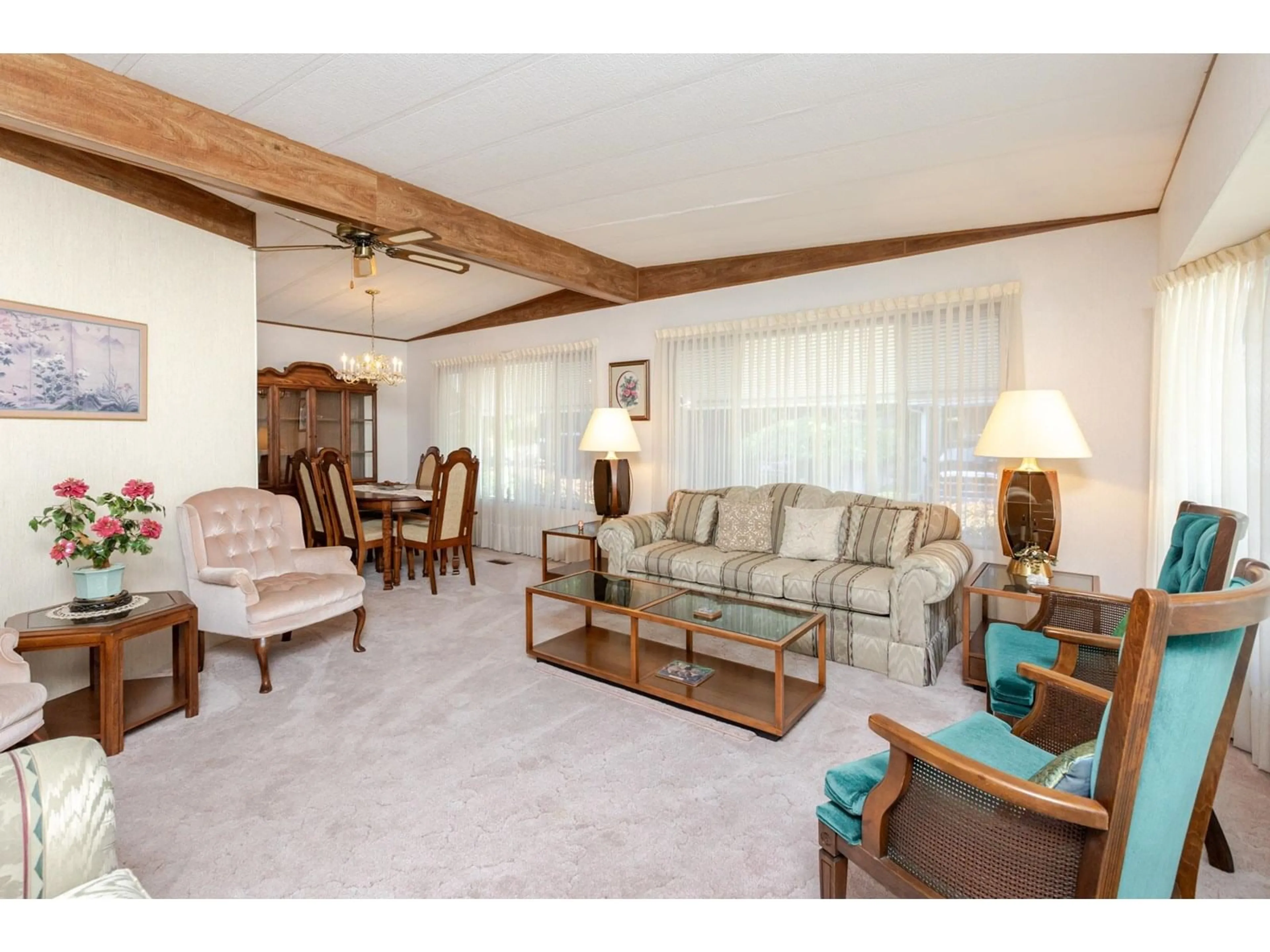 Living room with furniture, wood/laminate floor for 97 - 20071 24, Langley British Columbia V2Z2A1