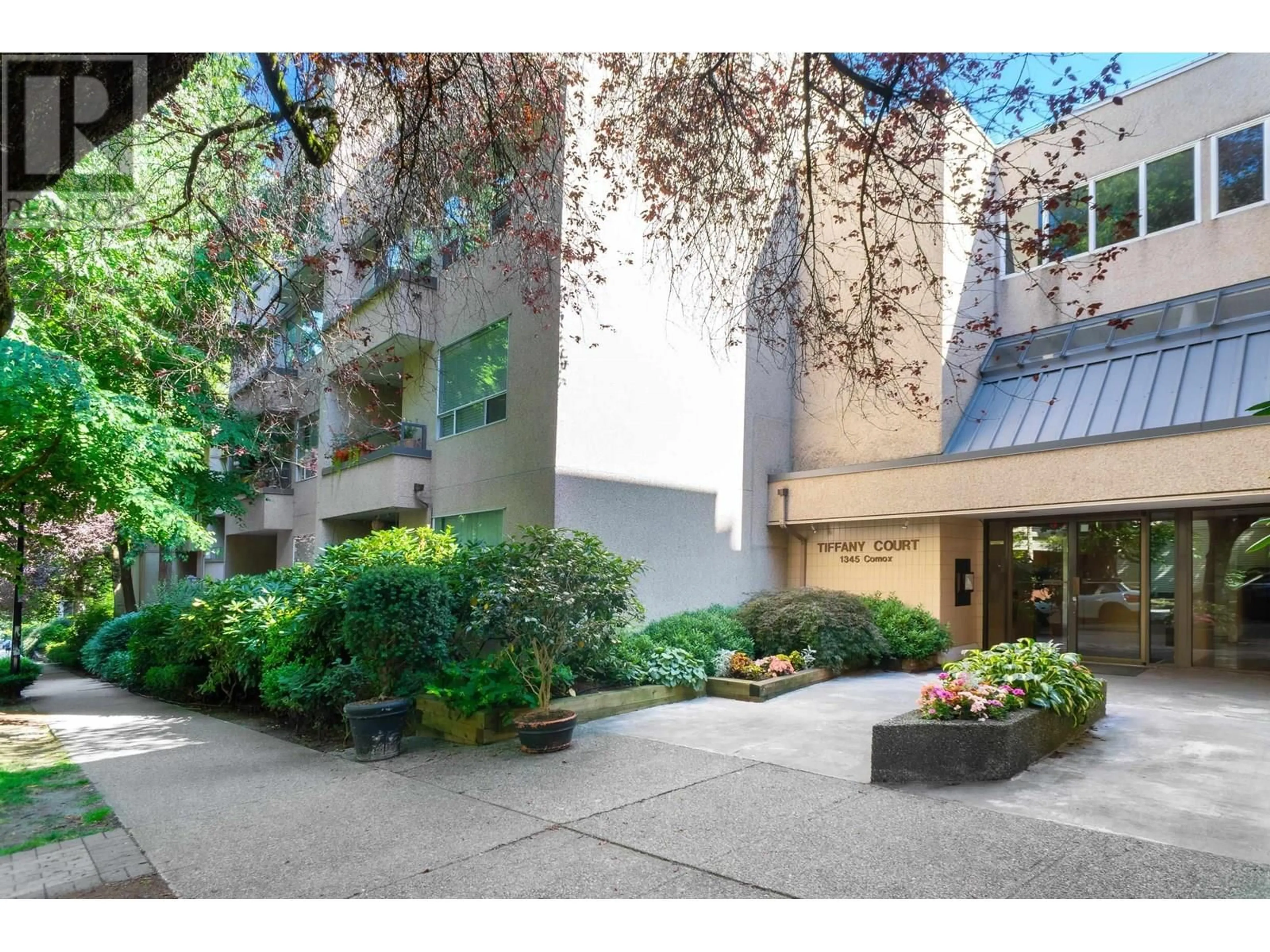 Indoor foyer for 307 - 1345 COMOX STREET, Vancouver British Columbia V6E4E4