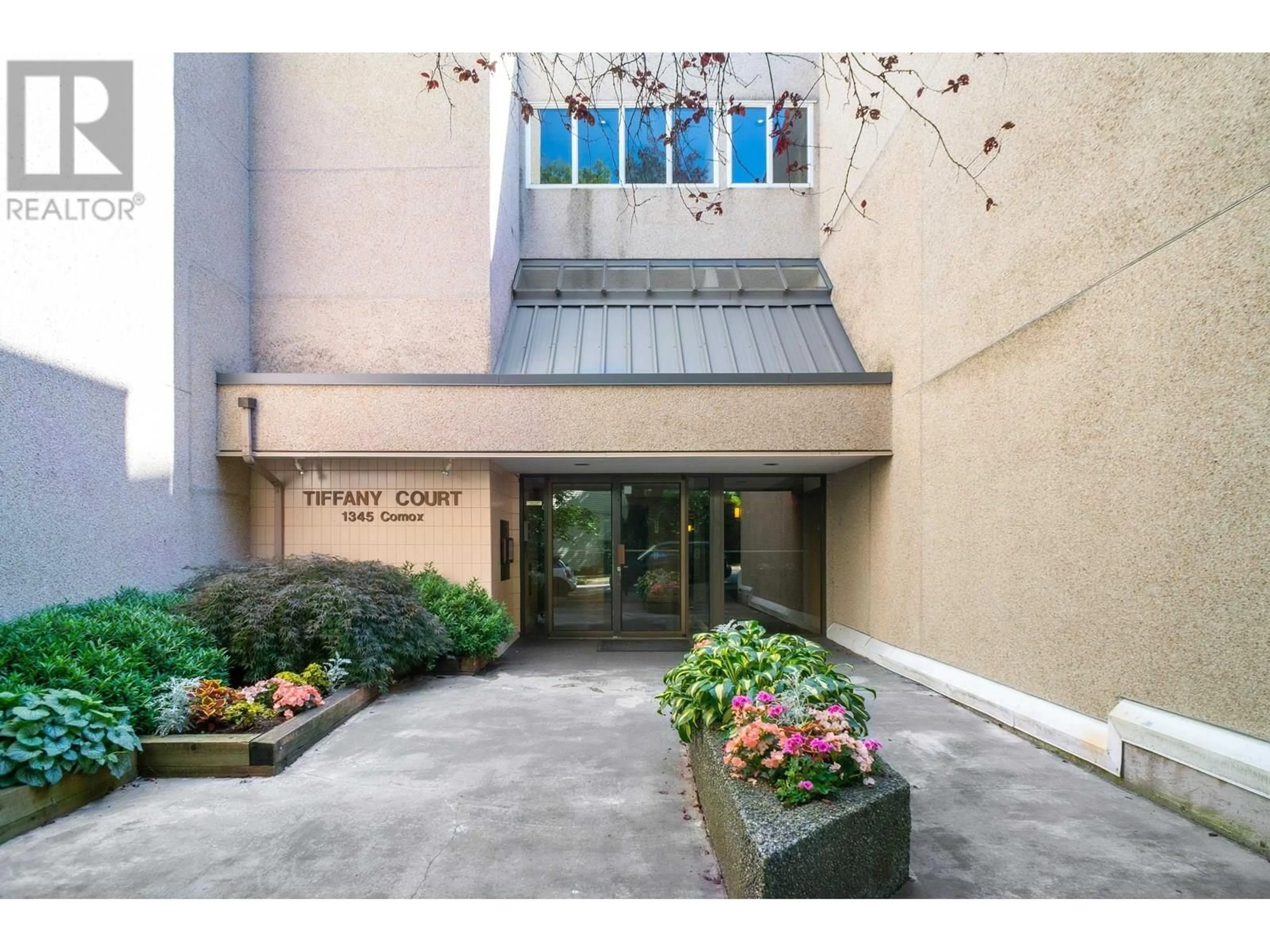 Indoor foyer for 307 - 1345 COMOX STREET, Vancouver British Columbia V6E4E4