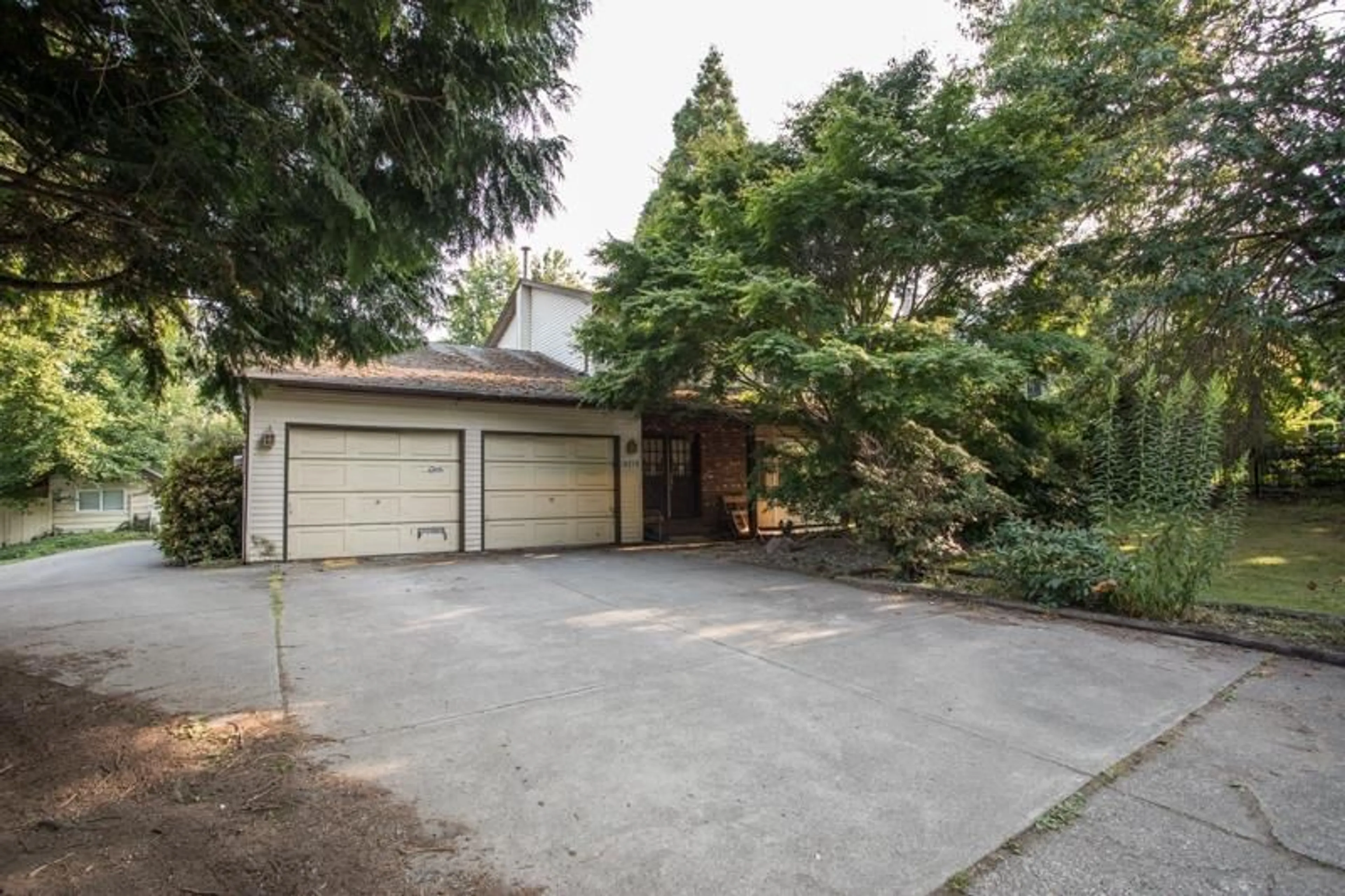 A pic from outside/outdoor area/front of a property/back of a property/a pic from drone, street for 18278 21A, Surrey British Columbia V3Z9W2