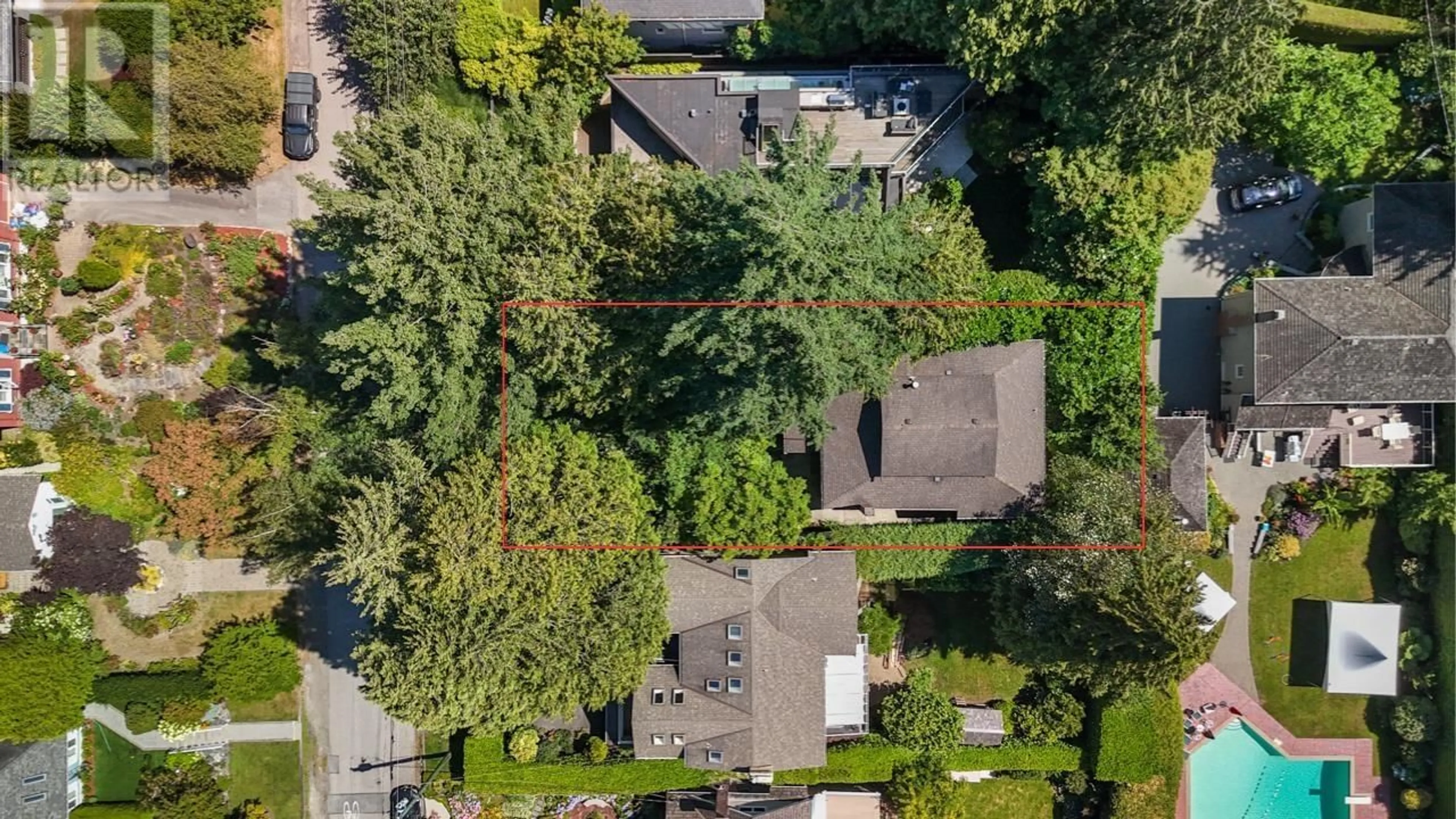 A pic from outside/outdoor area/front of a property/back of a property/a pic from drone, street for 3060 45TH AVENUE, Vancouver British Columbia V6N3M1