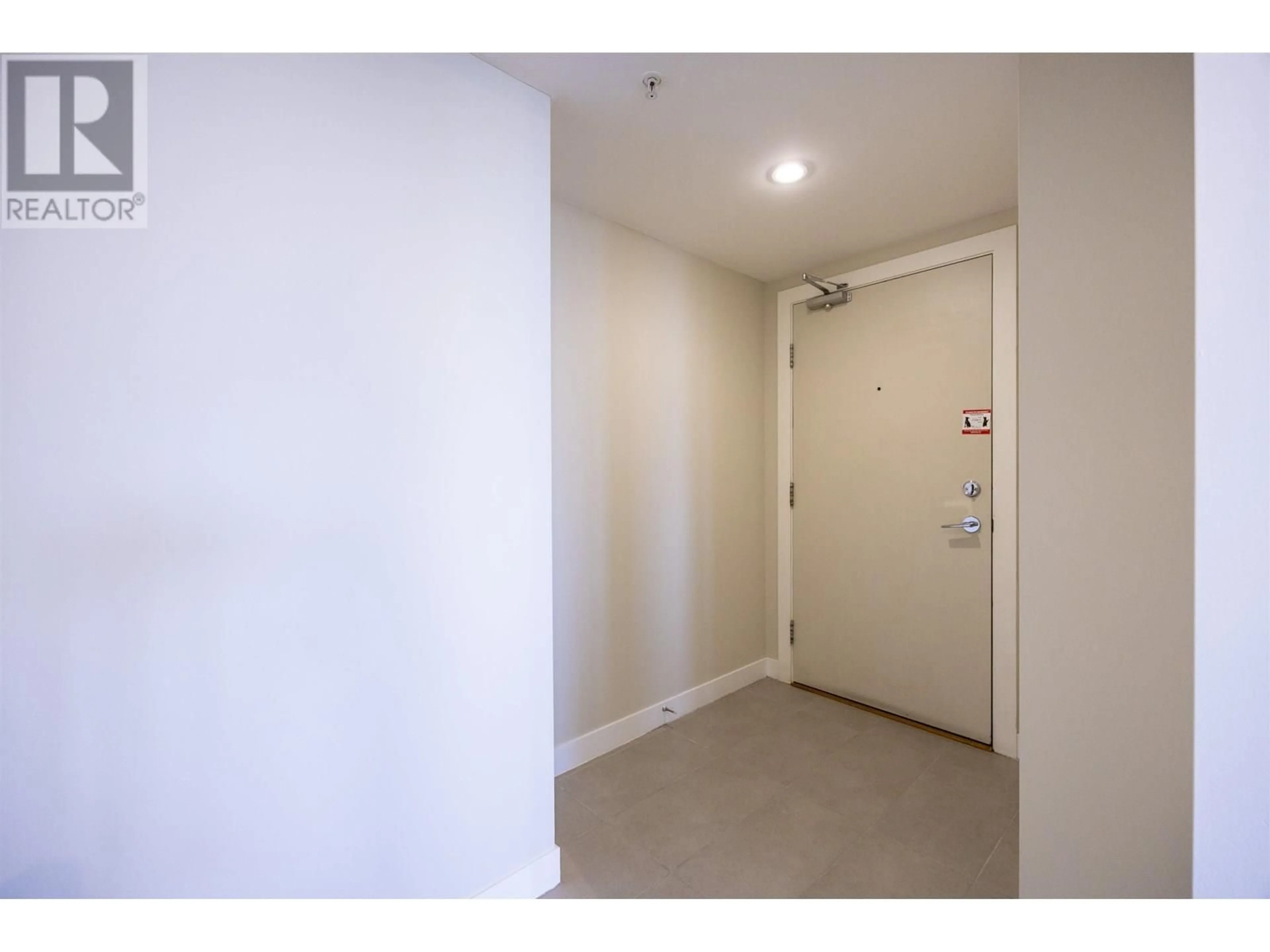 Indoor foyer for 1003 - 7325 ARCOLA STREET, Burnaby British Columbia V5E0A8