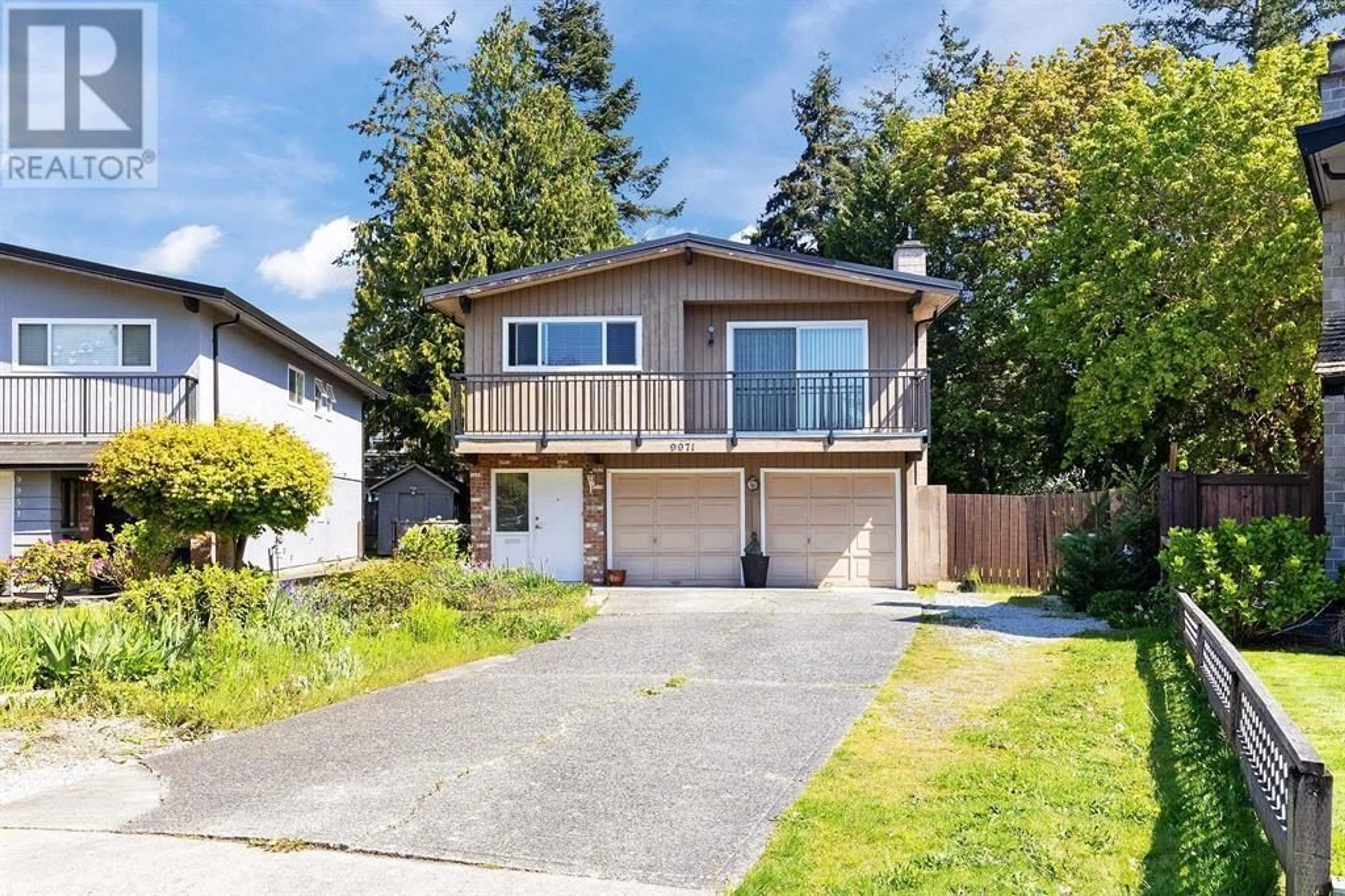 Home with vinyl exterior material, street for 9971 SWANSEA DRIVE, Richmond British Columbia V7A1N5