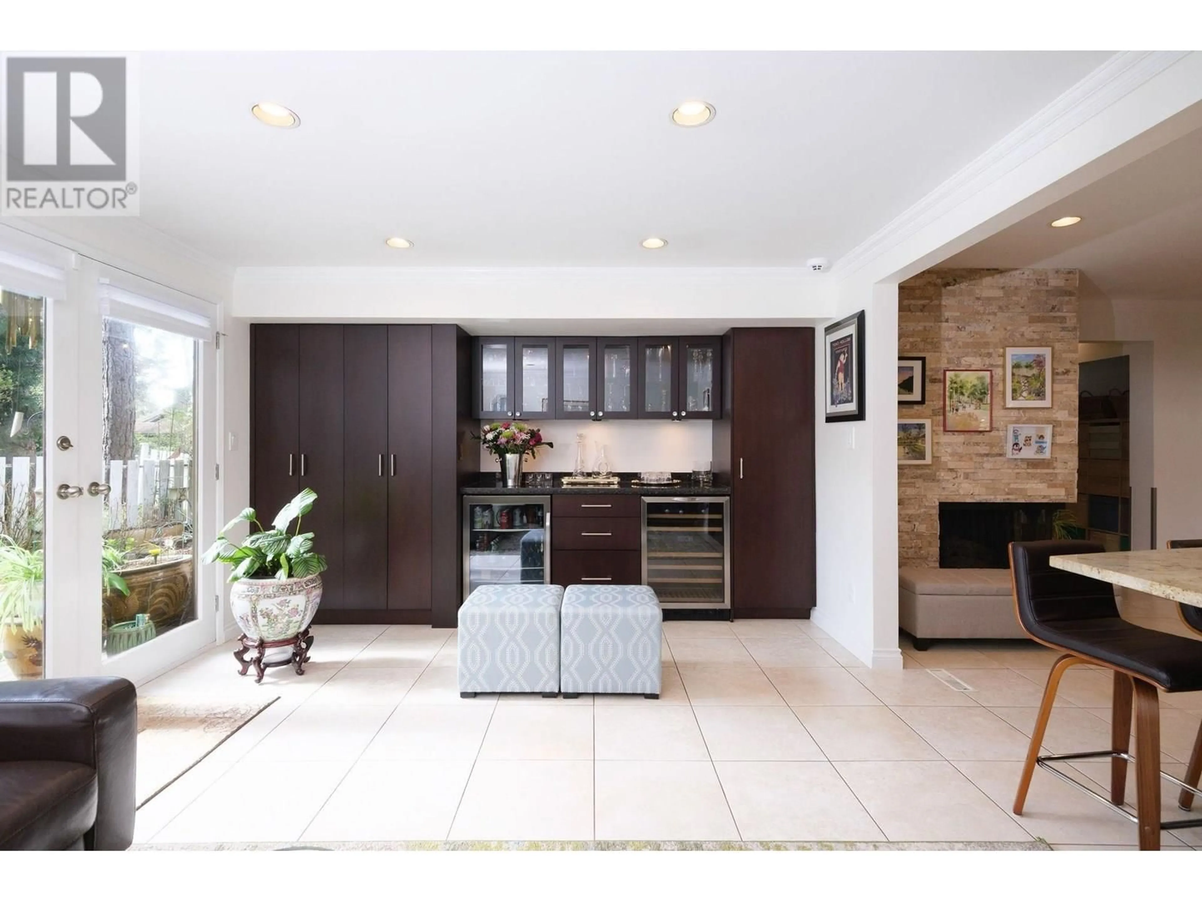 Contemporary kitchen, ceramic/tile floor for 7650 BERKLEY STREET, Burnaby British Columbia V5E4A7