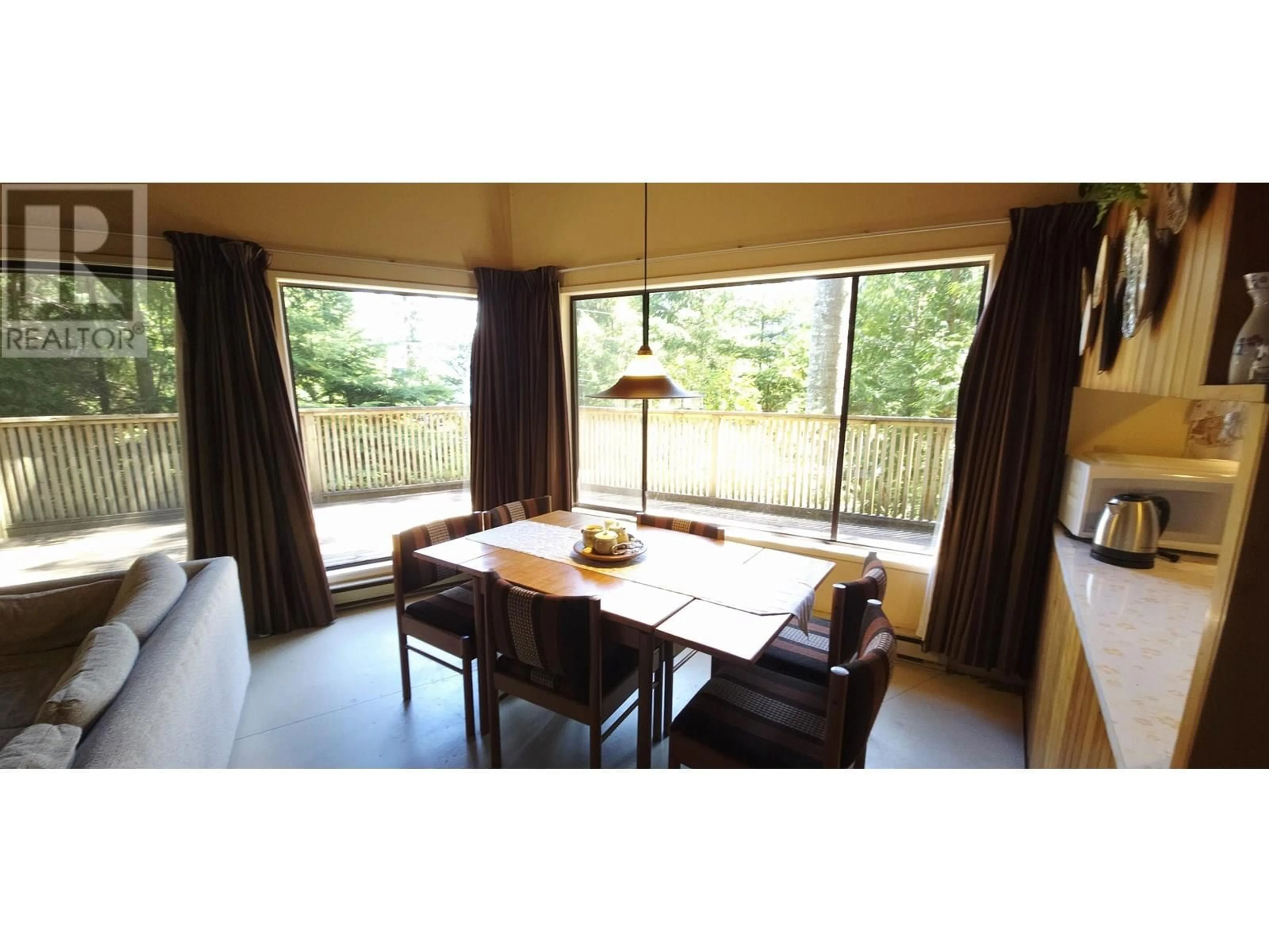 Dining room, wood/laminate floor for 427 COLLINGWOOD ROAD, Keats Island British Columbia V0N1V0