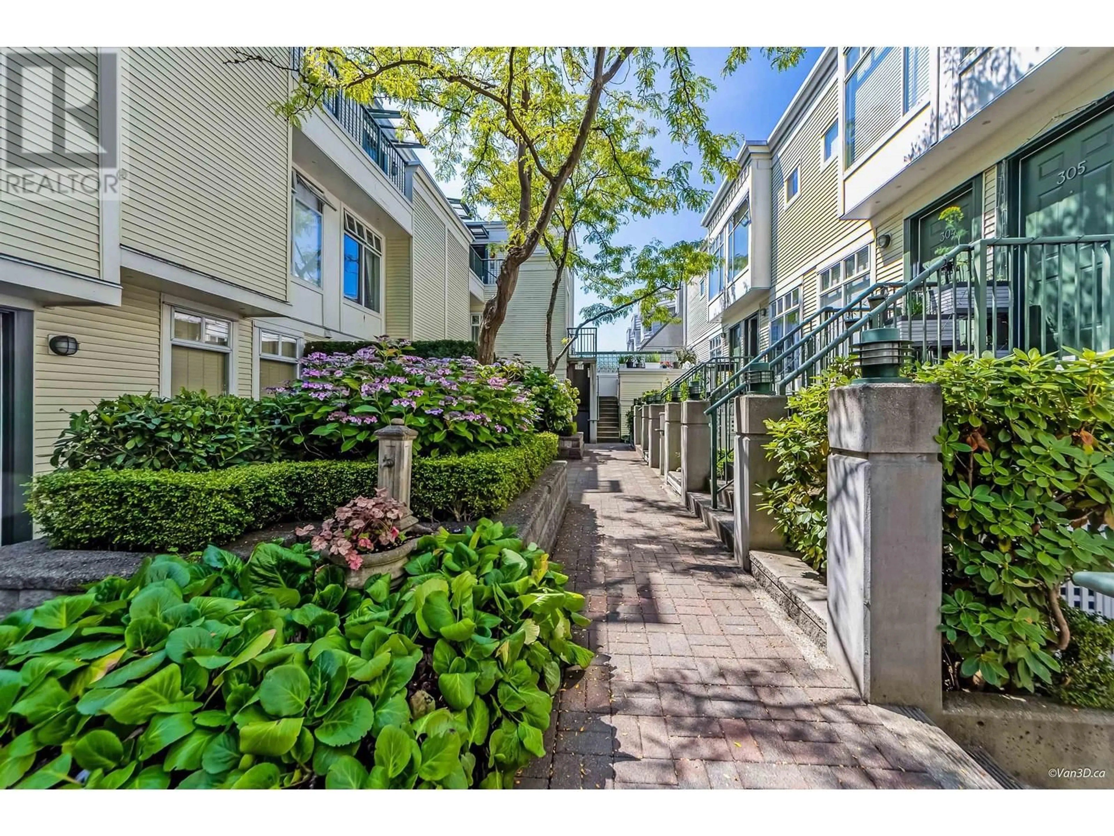 Patio, street for 303 - 3727 10TH AVENUE, Vancouver British Columbia V6K4E3