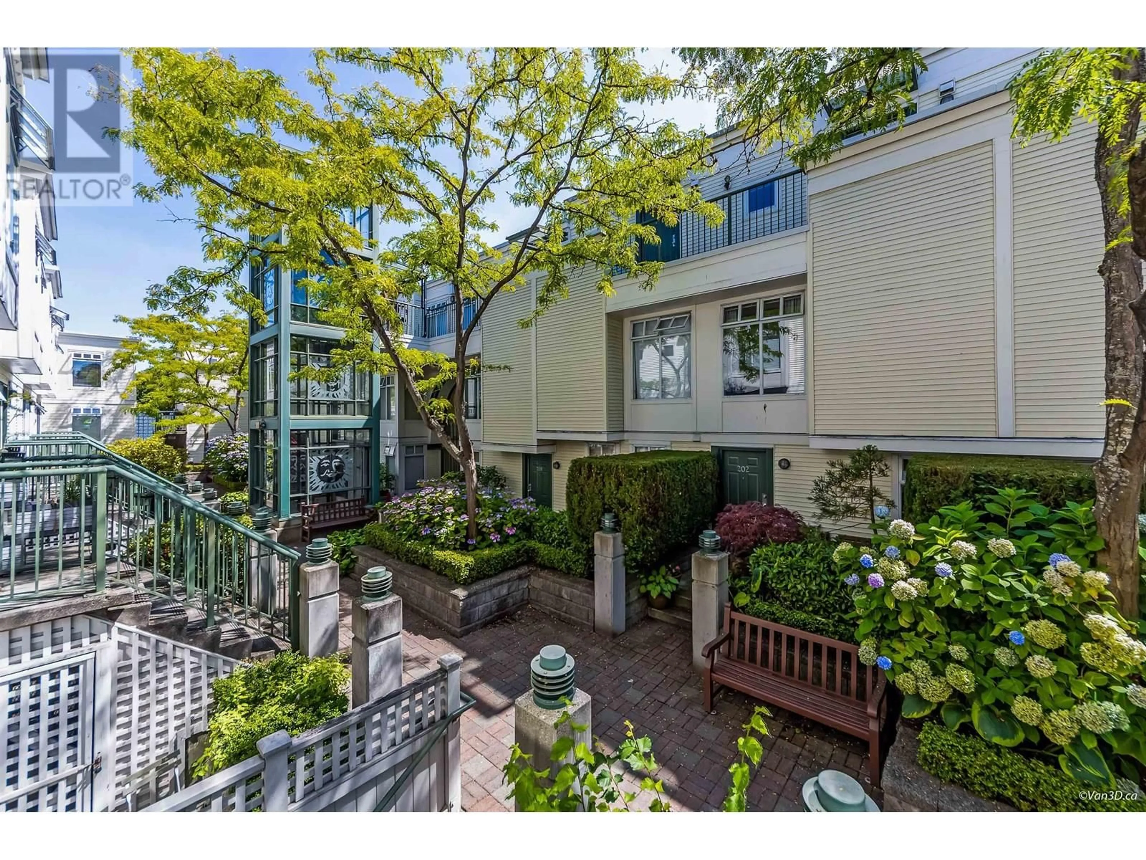 Patio, street for 303 - 3727 10TH AVENUE, Vancouver British Columbia V6K4E3