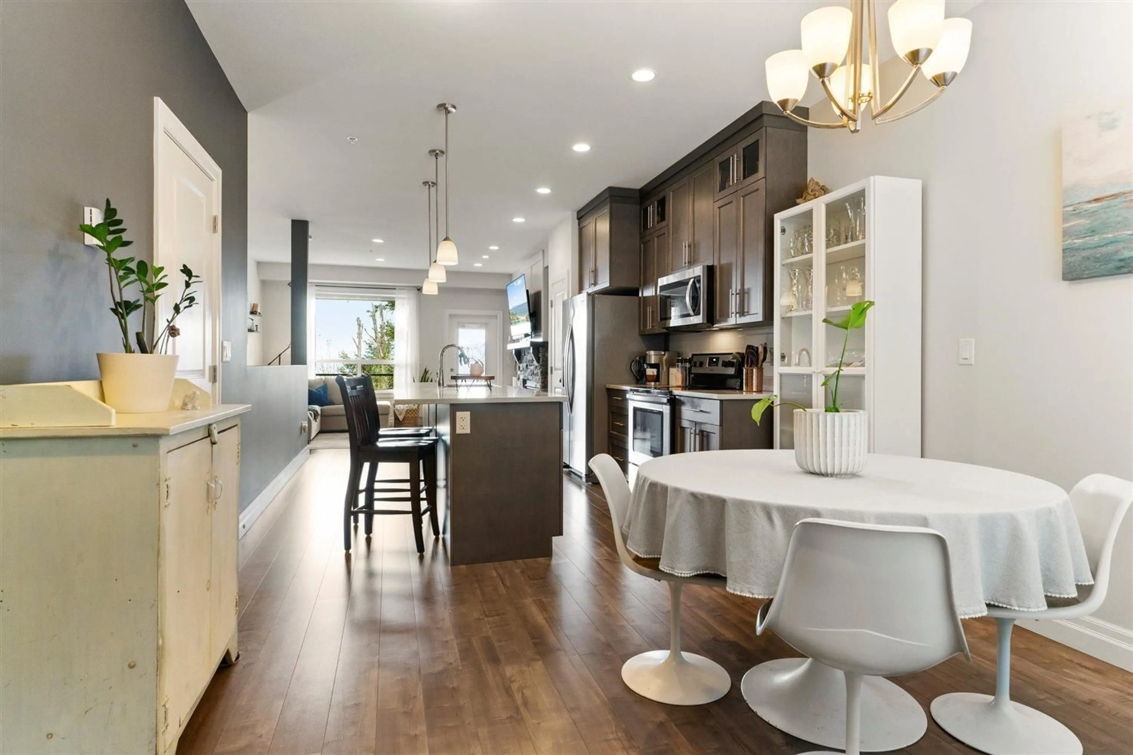 Open concept kitchen, unknown for 122 - 6026 LINDEMAN STREET, Chilliwack British Columbia V2R0W1