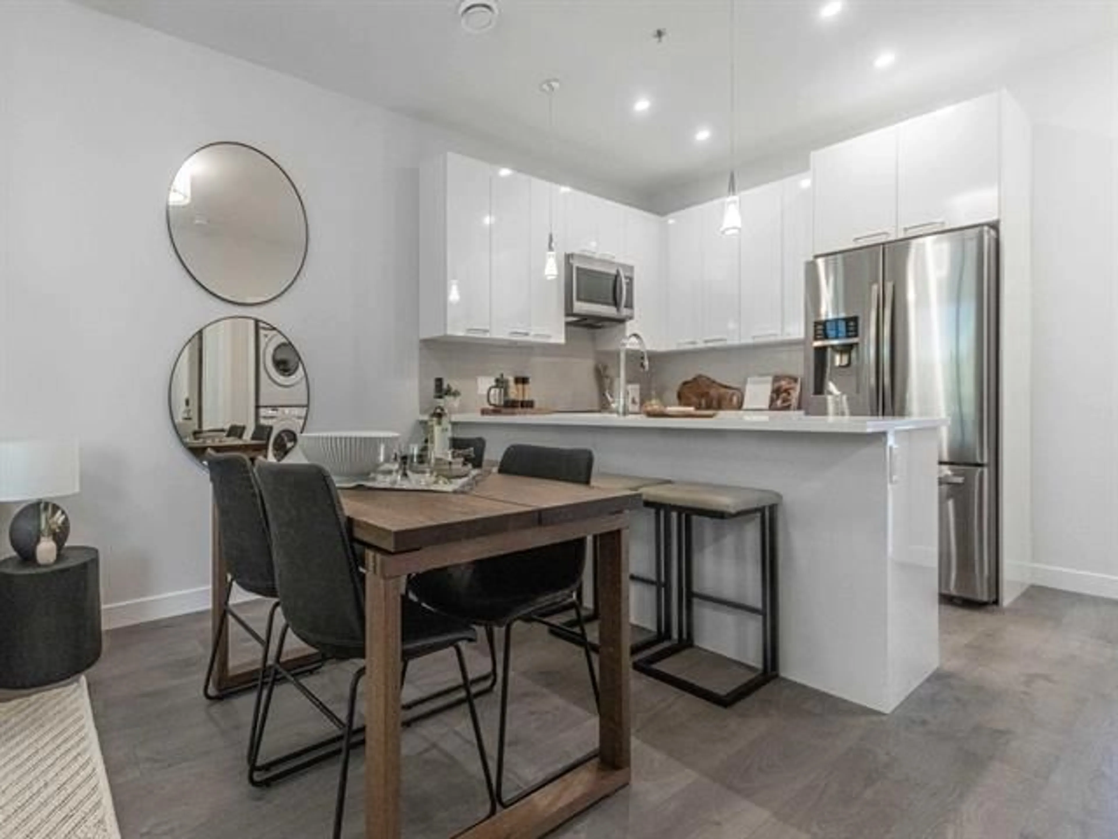 Open concept kitchen, unknown for 608 - 33886 PINE, Abbotsford British Columbia V2S0N9