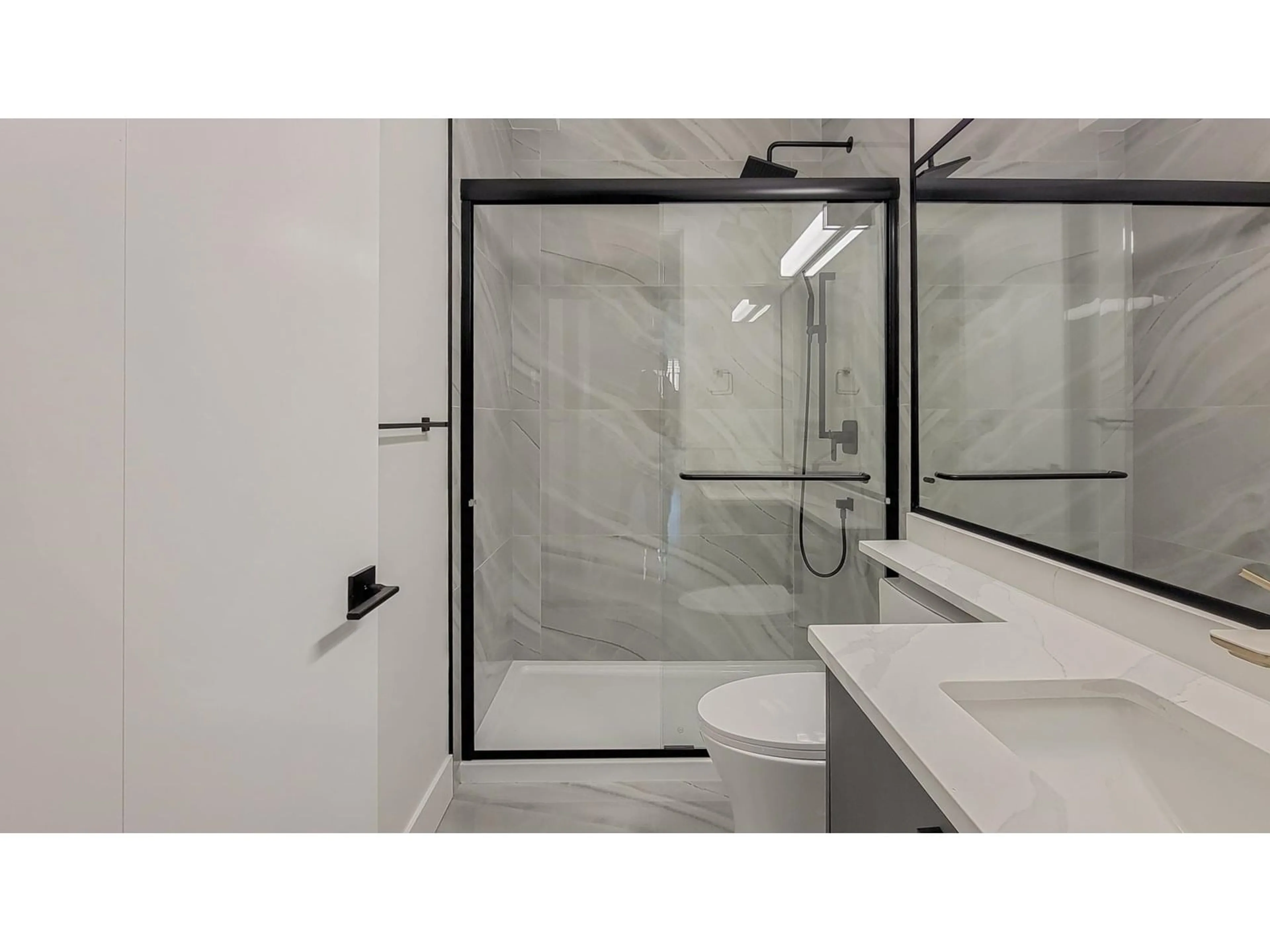 Contemporary bathroom, ceramic/tile floor for 13525 16TH, Surrey British Columbia V4A9K9