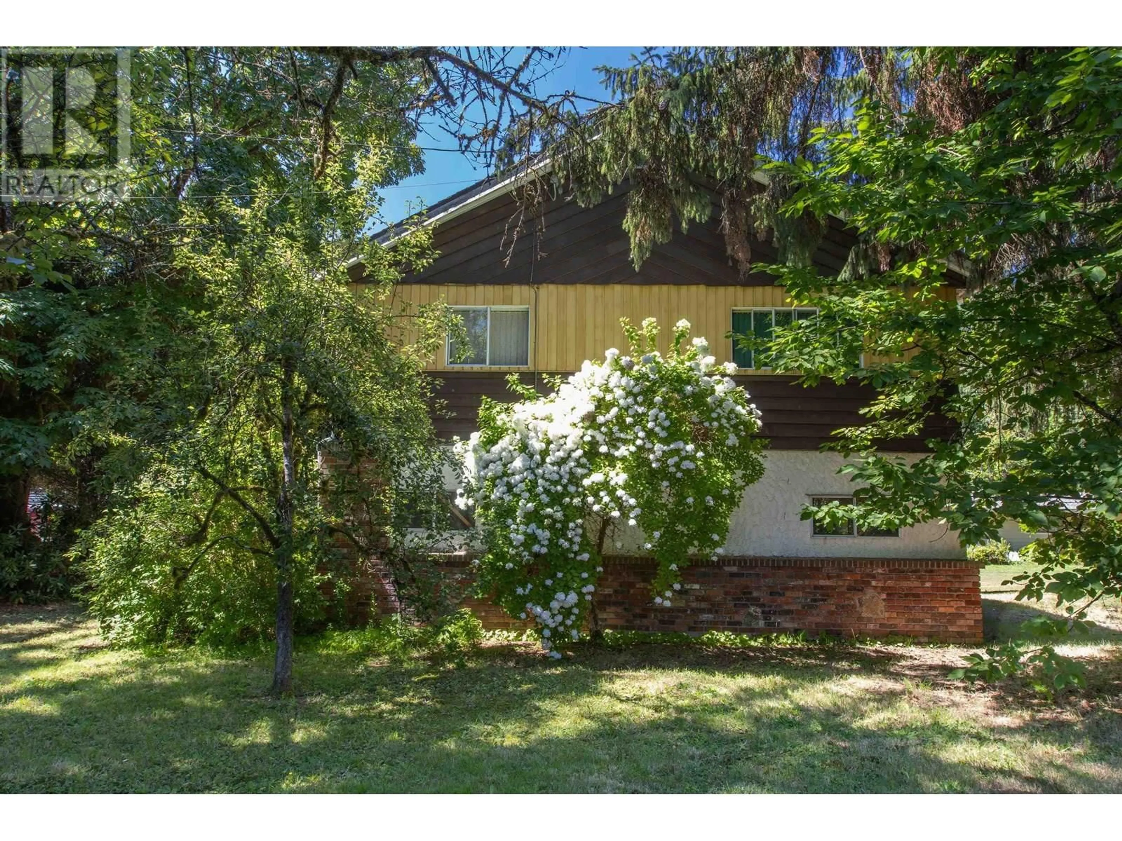A pic from outside/outdoor area/front of a property/back of a property/a pic from drone, street for 1397 JUDD ROAD, Squamish British Columbia V0N1H0