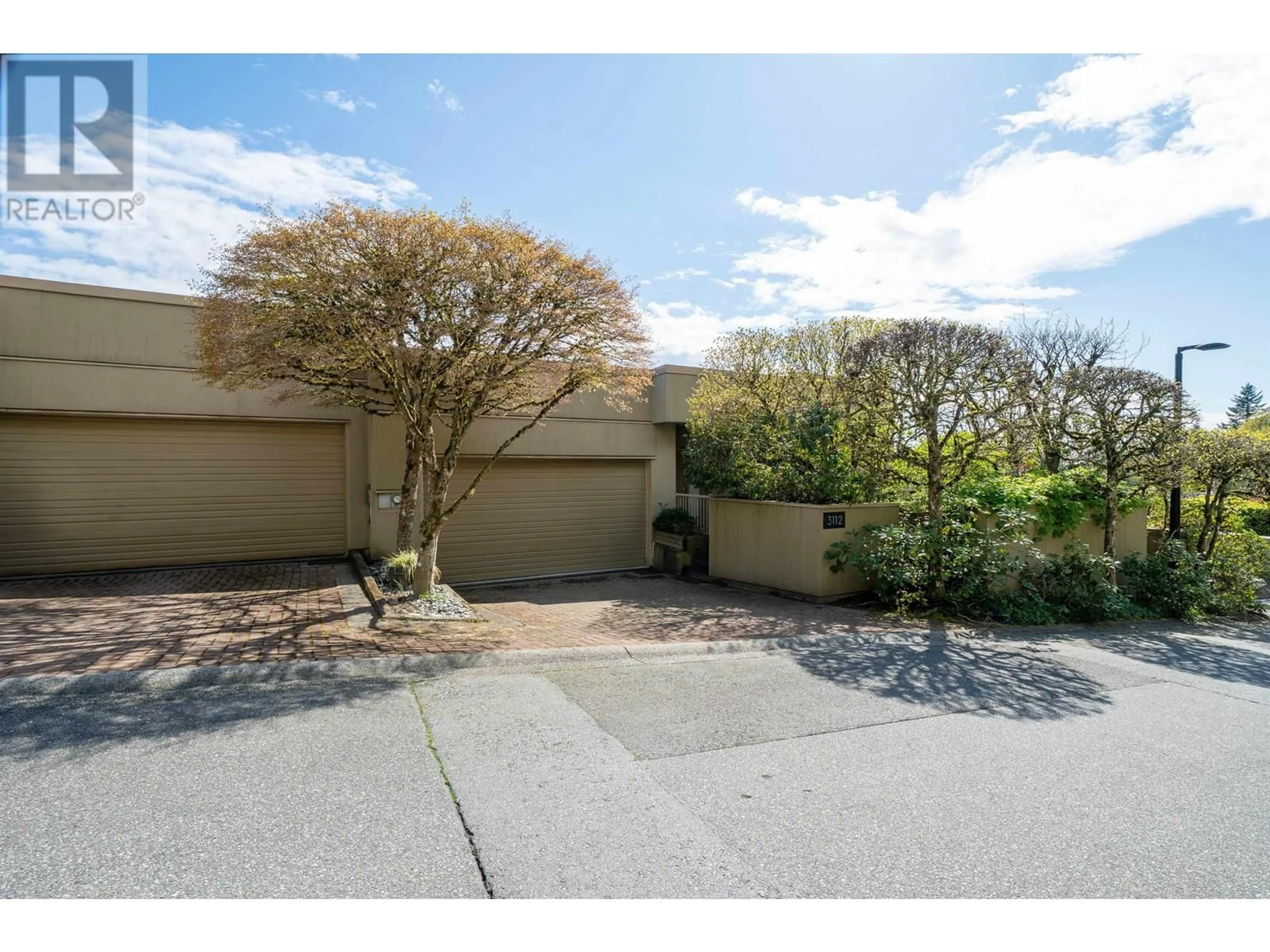 A pic from outside/outdoor area/front of a property/back of a property/a pic from drone, street for 3112 DEER RIDGE DRIVE, West Vancouver British Columbia V7S4W1