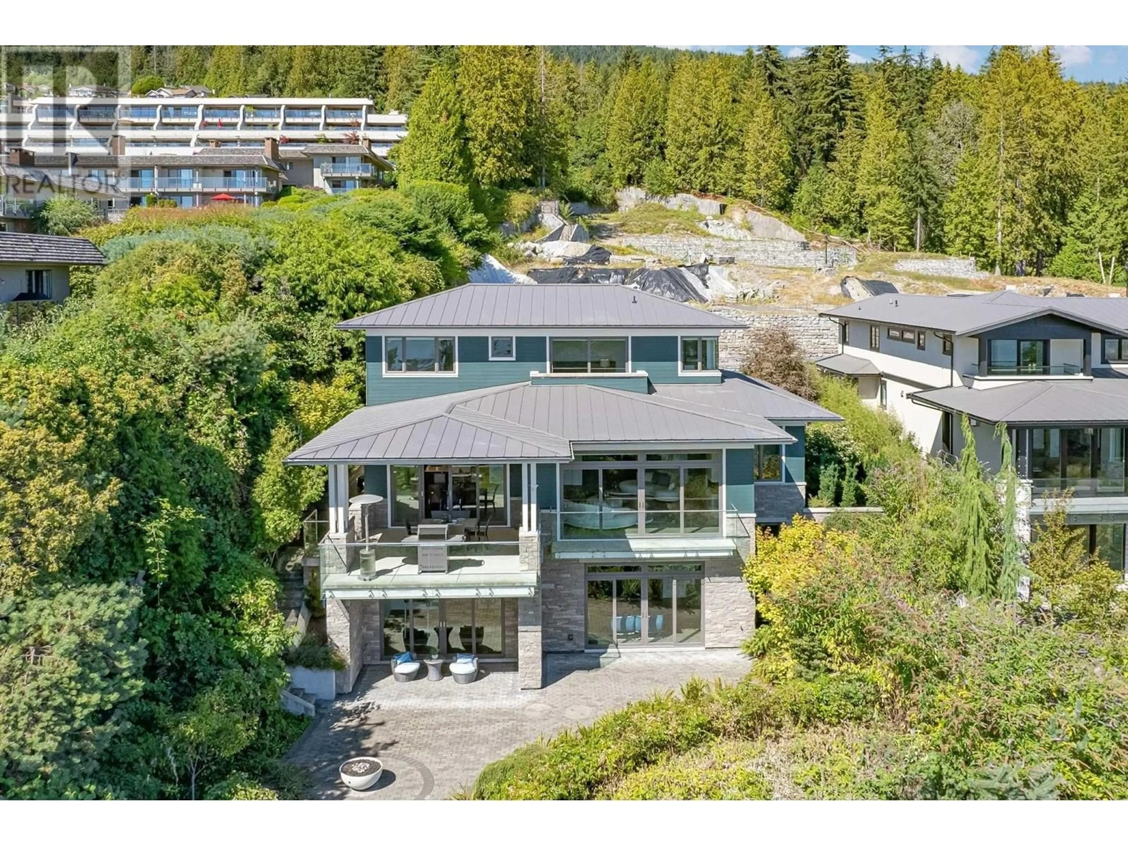 A pic from outside/outdoor area/front of a property/back of a property/a pic from drone, unknown for 2101 UNION COURT, West Vancouver British Columbia V7S0B1