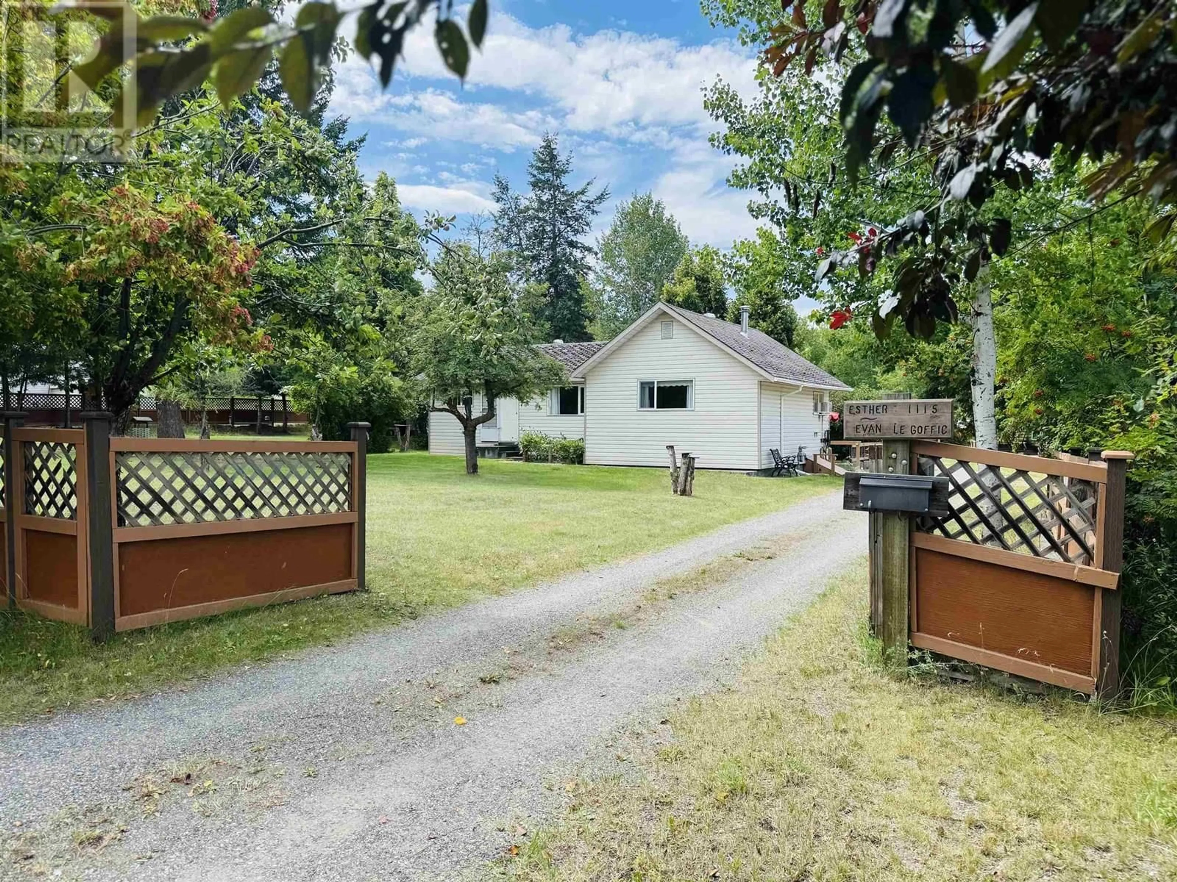 A pic from outside/outdoor area/front of a property/back of a property/a pic from drone, street for 1115 DENNY ROAD, Williams Lake British Columbia V2G3J7