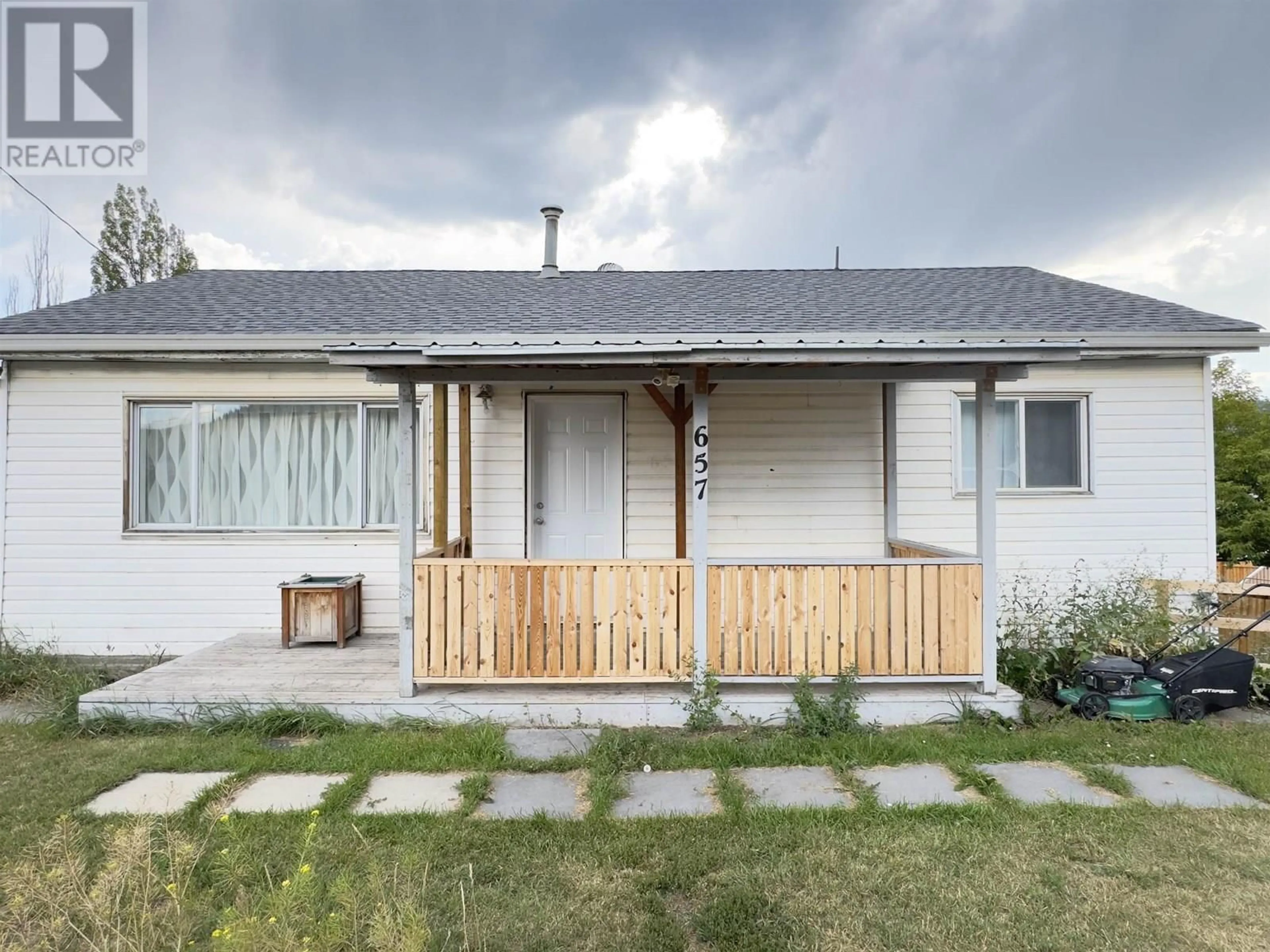Home with vinyl exterior material, street for 657 PINCHBECK STREET, Williams Lake British Columbia V2G1E6