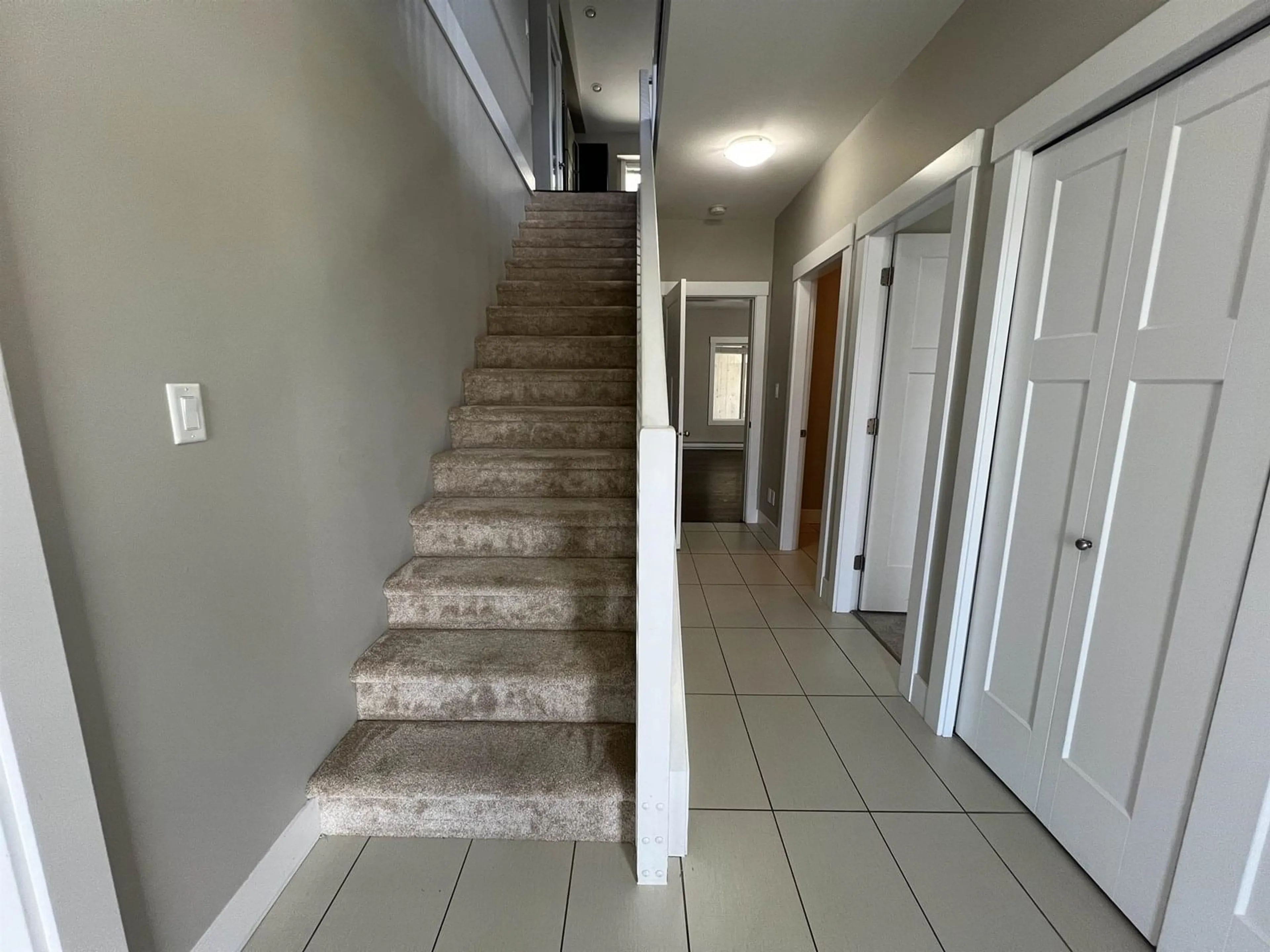 Indoor foyer for 46260 TOURNIER PLACE, Chilliwack British Columbia V2R6A2