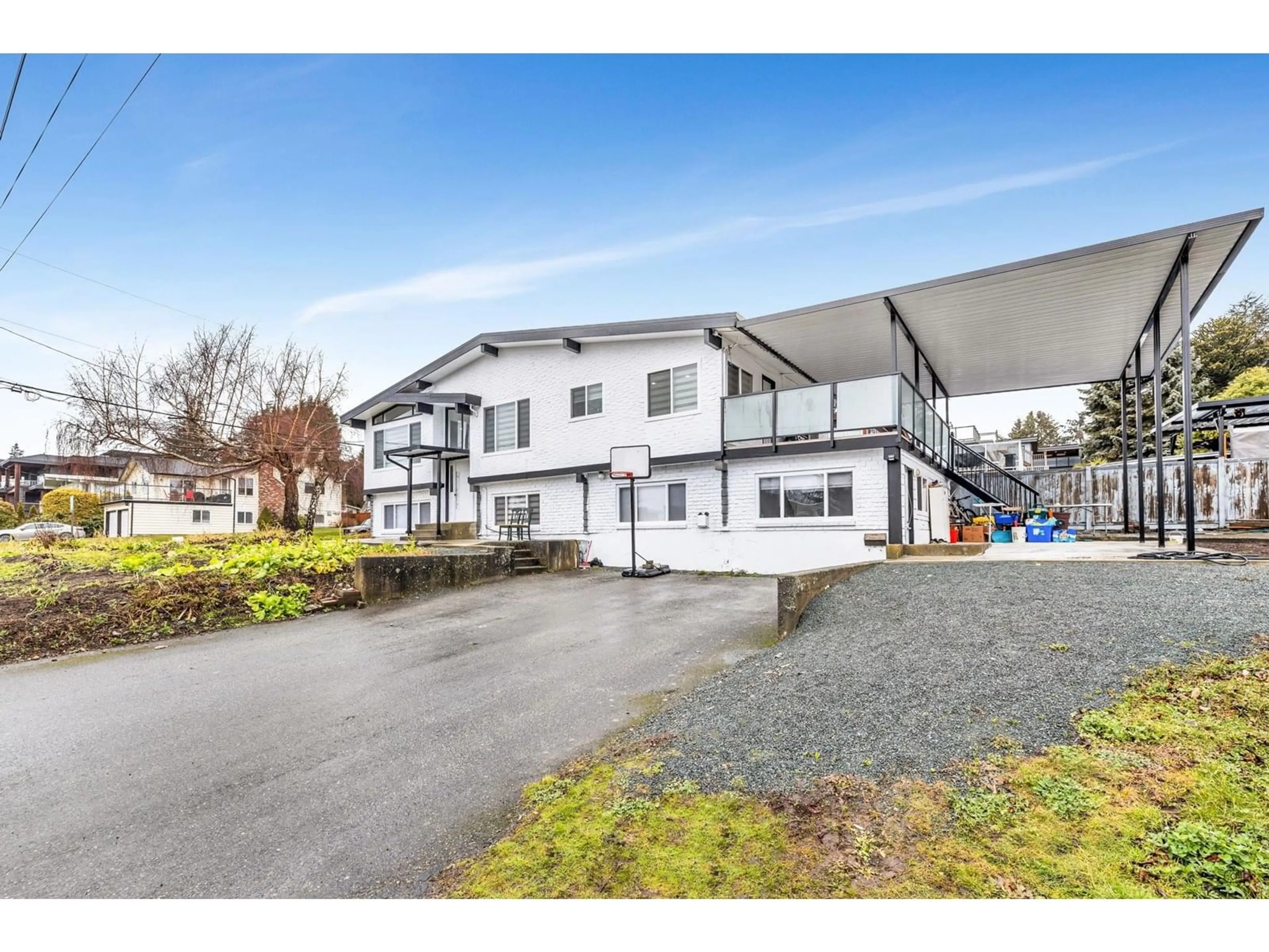 A pic from outside/outdoor area/front of a property/back of a property/a pic from drone, building for 15839 CLIFF, White Rock British Columbia V4B1W7