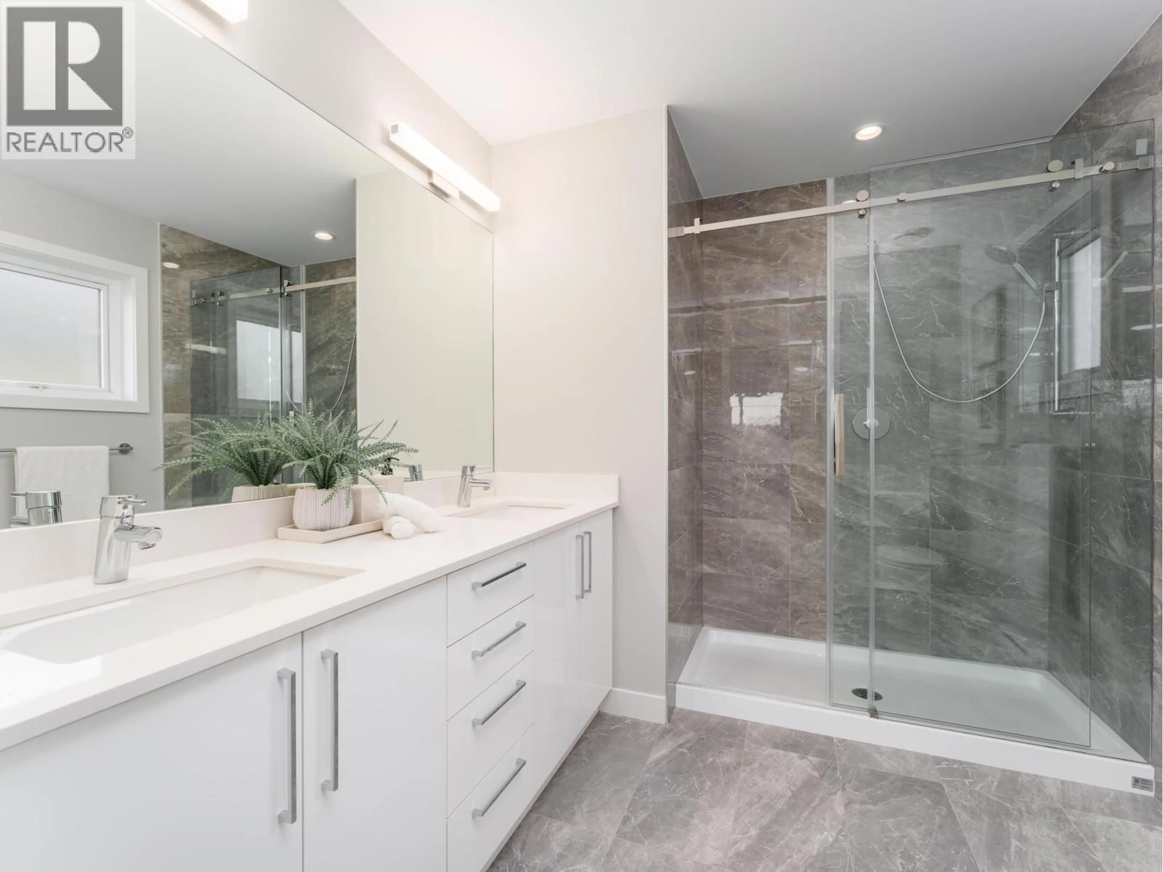Contemporary bathroom, ceramic/tile floor for 43 - 4337 BOUNDARY ROAD, Richmond British Columbia V6V1S8