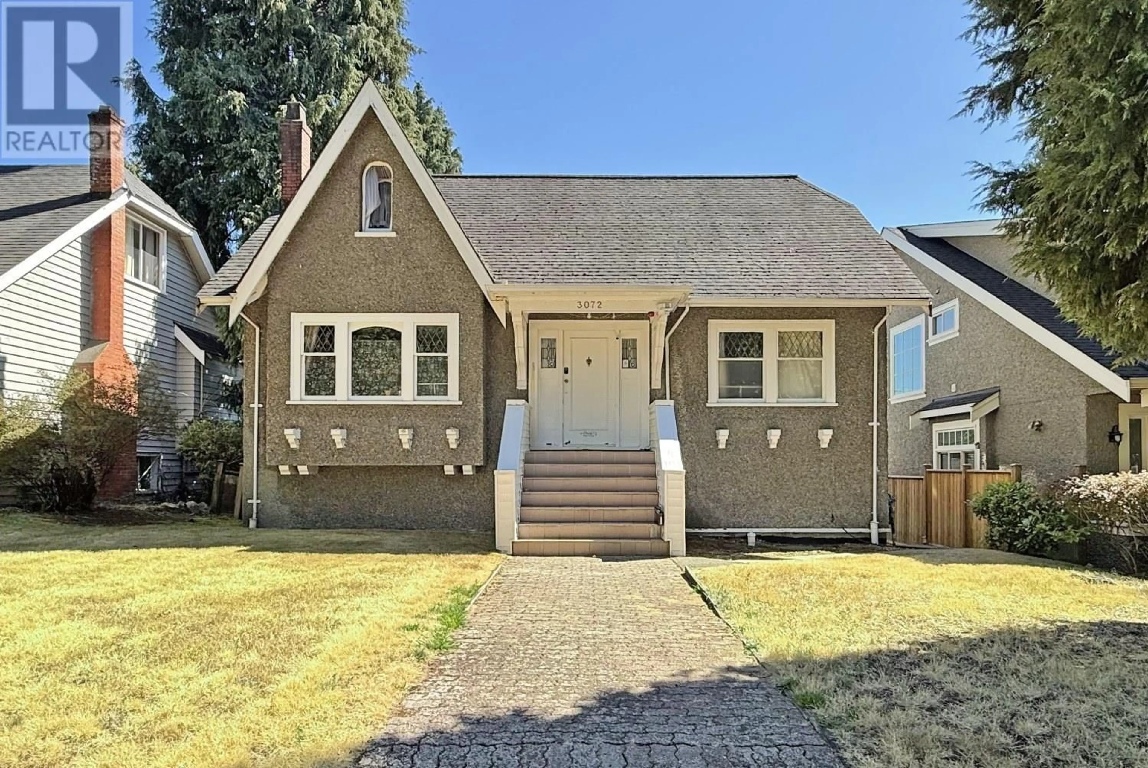 Home with vinyl exterior material, street for 3072 28TH AVENUE, Vancouver British Columbia V6L1X5