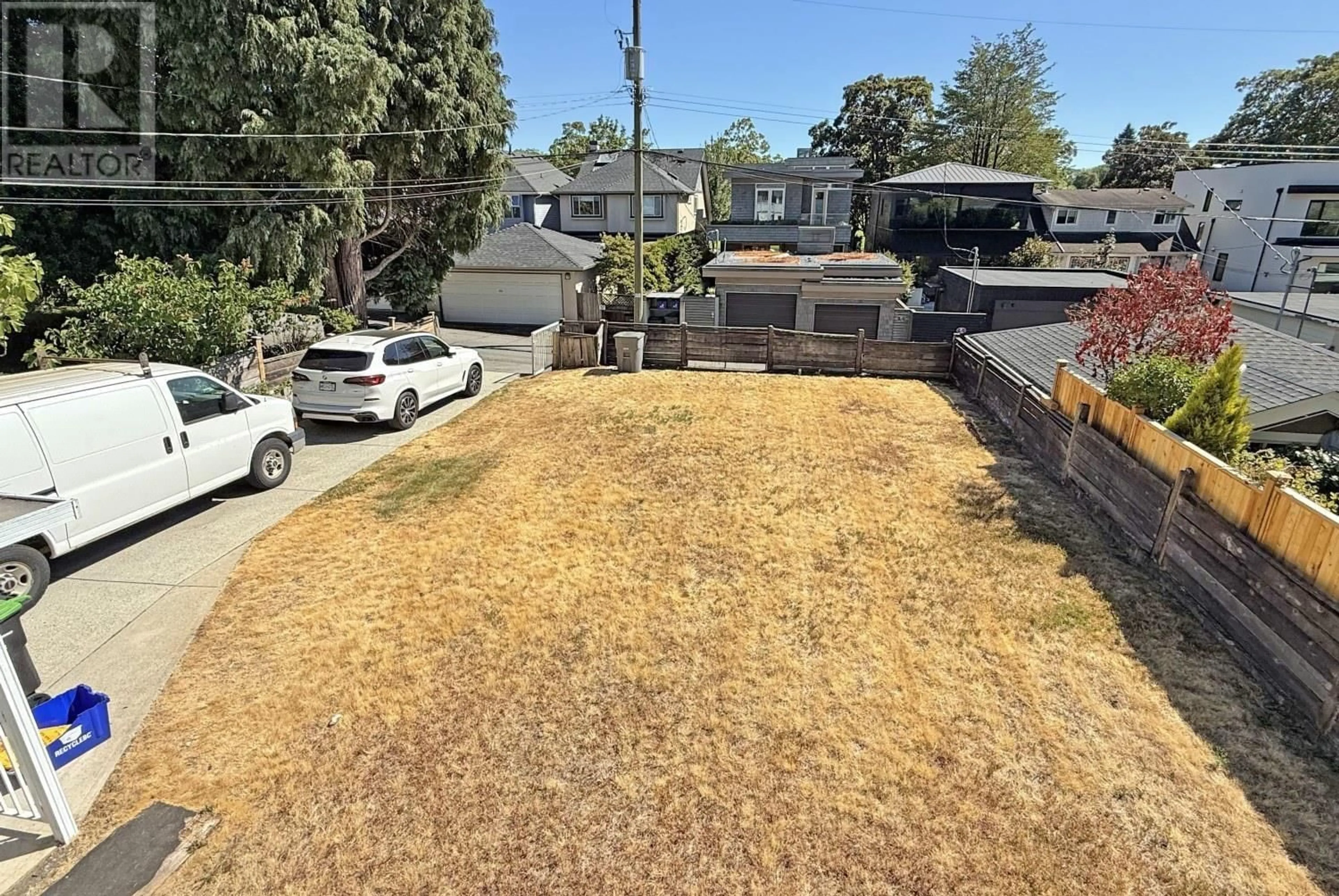 A pic from outside/outdoor area/front of a property/back of a property/a pic from drone, street for 3072 28TH AVENUE, Vancouver British Columbia V6L1X5