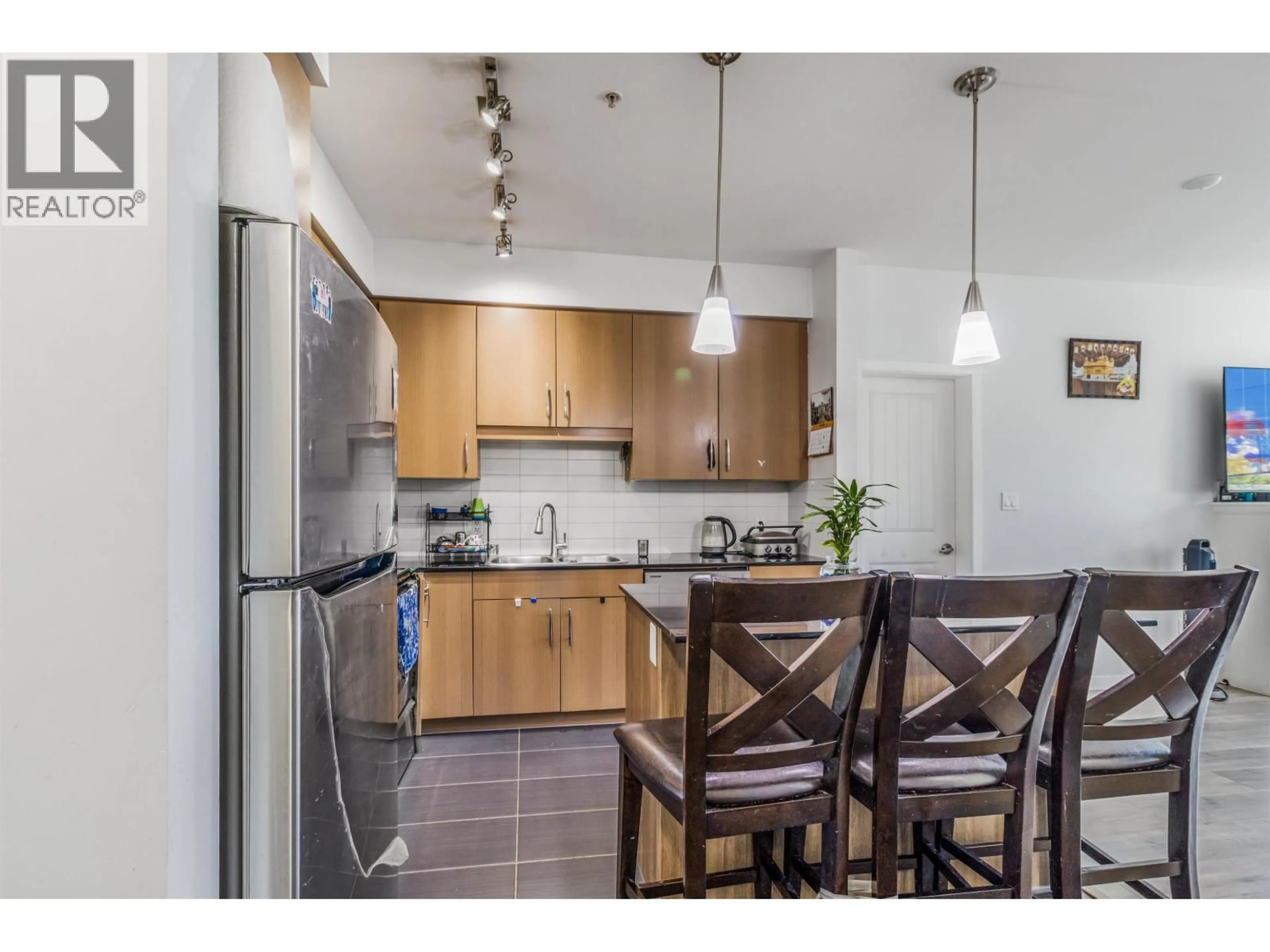 Open concept kitchen, unknown for 306 - 22290 NORTH AVE AVENUE, Maple Ridge British Columbia V2X8Z8