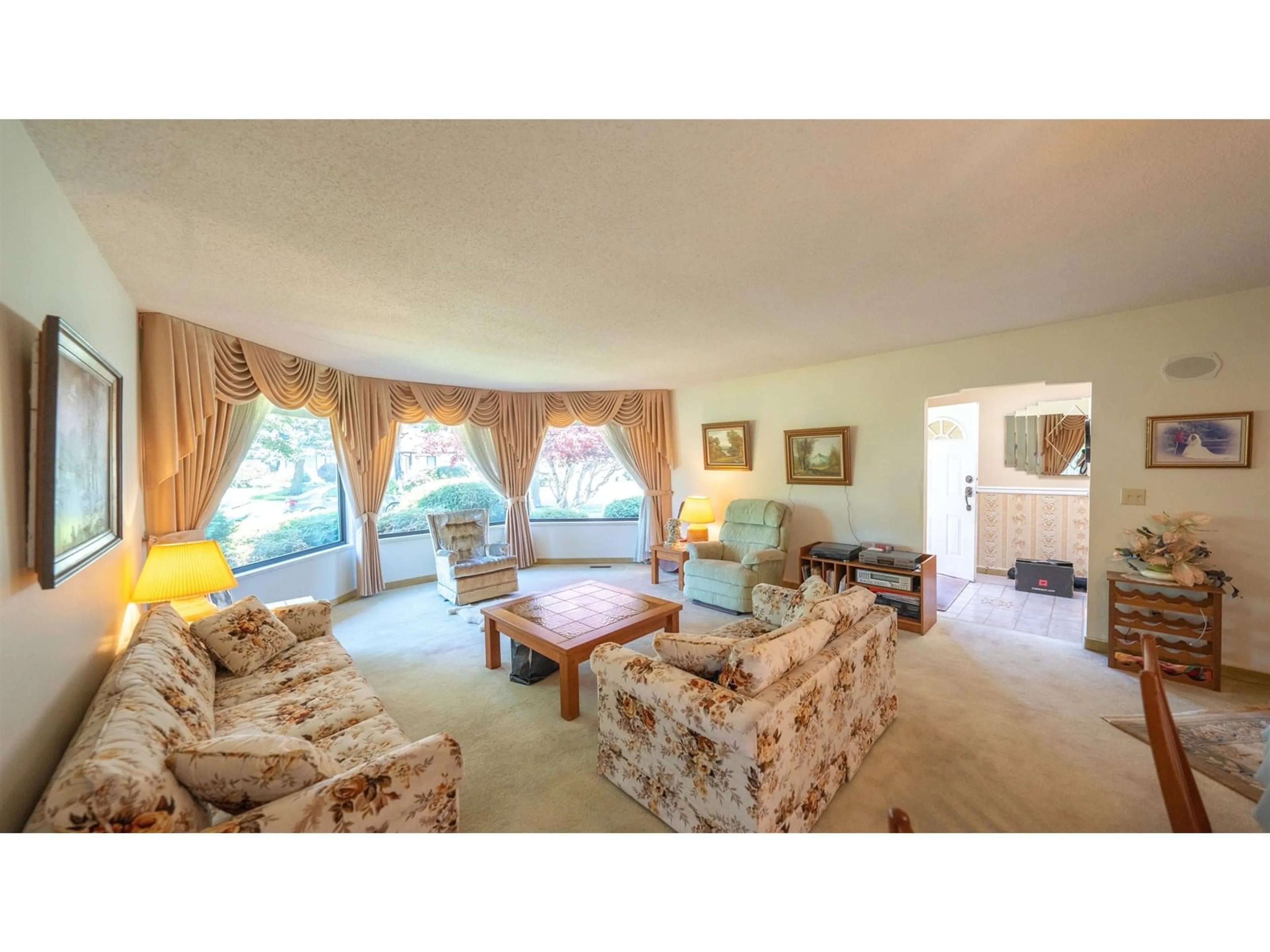 Living room with furniture, unknown for 14076 19A, Surrey British Columbia V4A7Z6