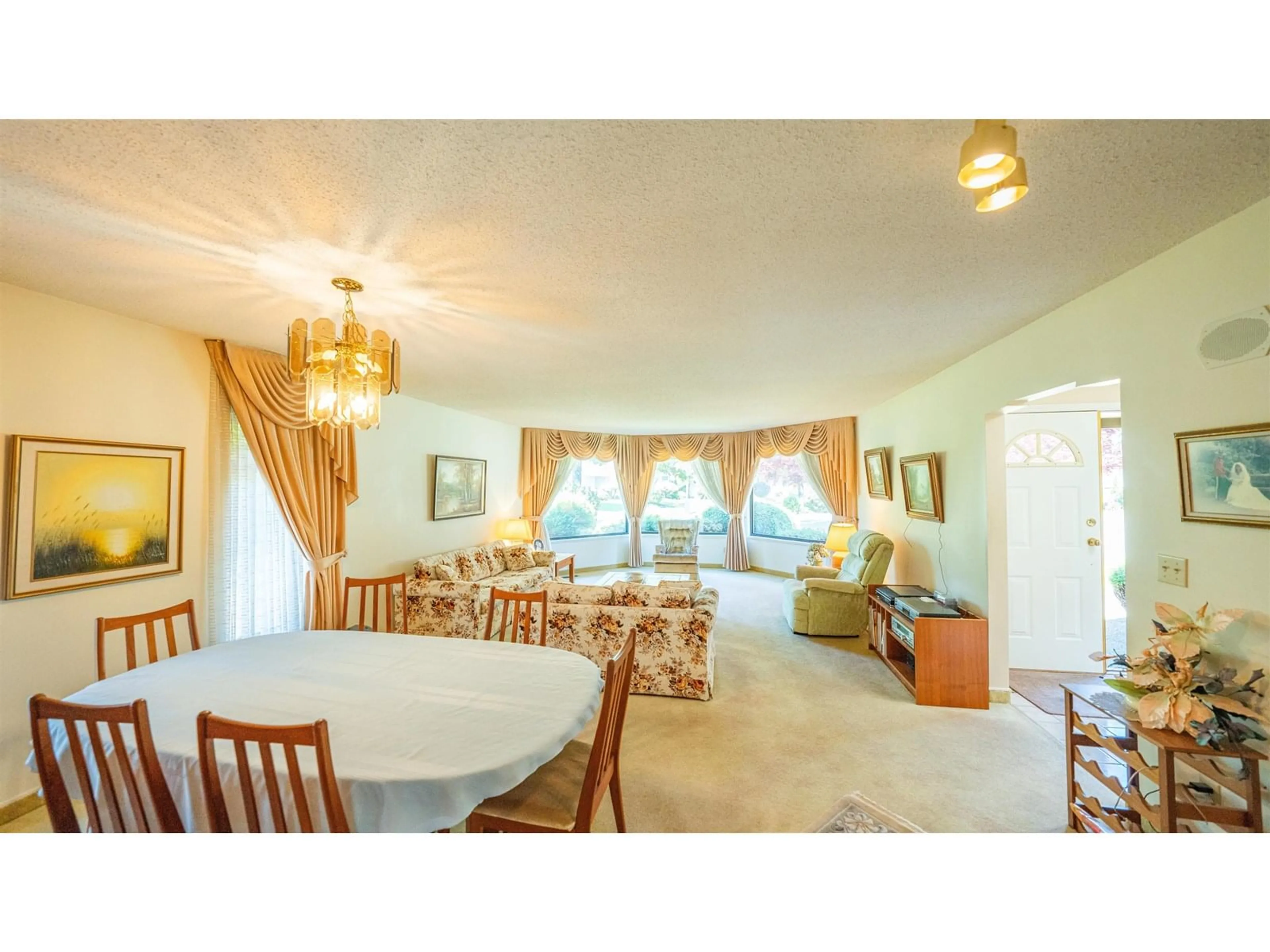 Dining room, unknown for 14076 19A, Surrey British Columbia V4A7Z6