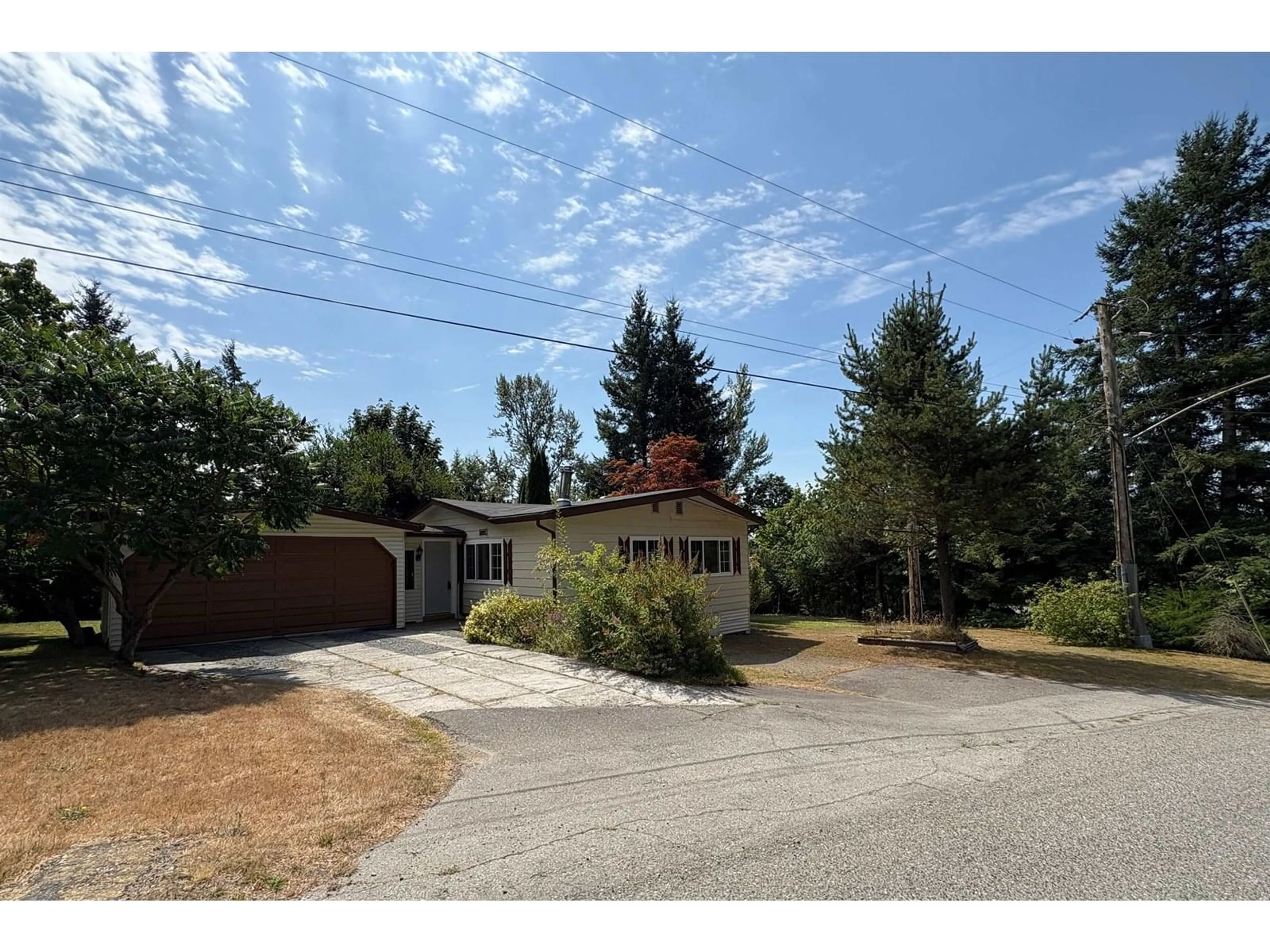 A pic from outside/outdoor area/front of a property/back of a property/a pic from drone, street for 1 - 43201 LOUGHEED, Mission British Columbia V0M1G0