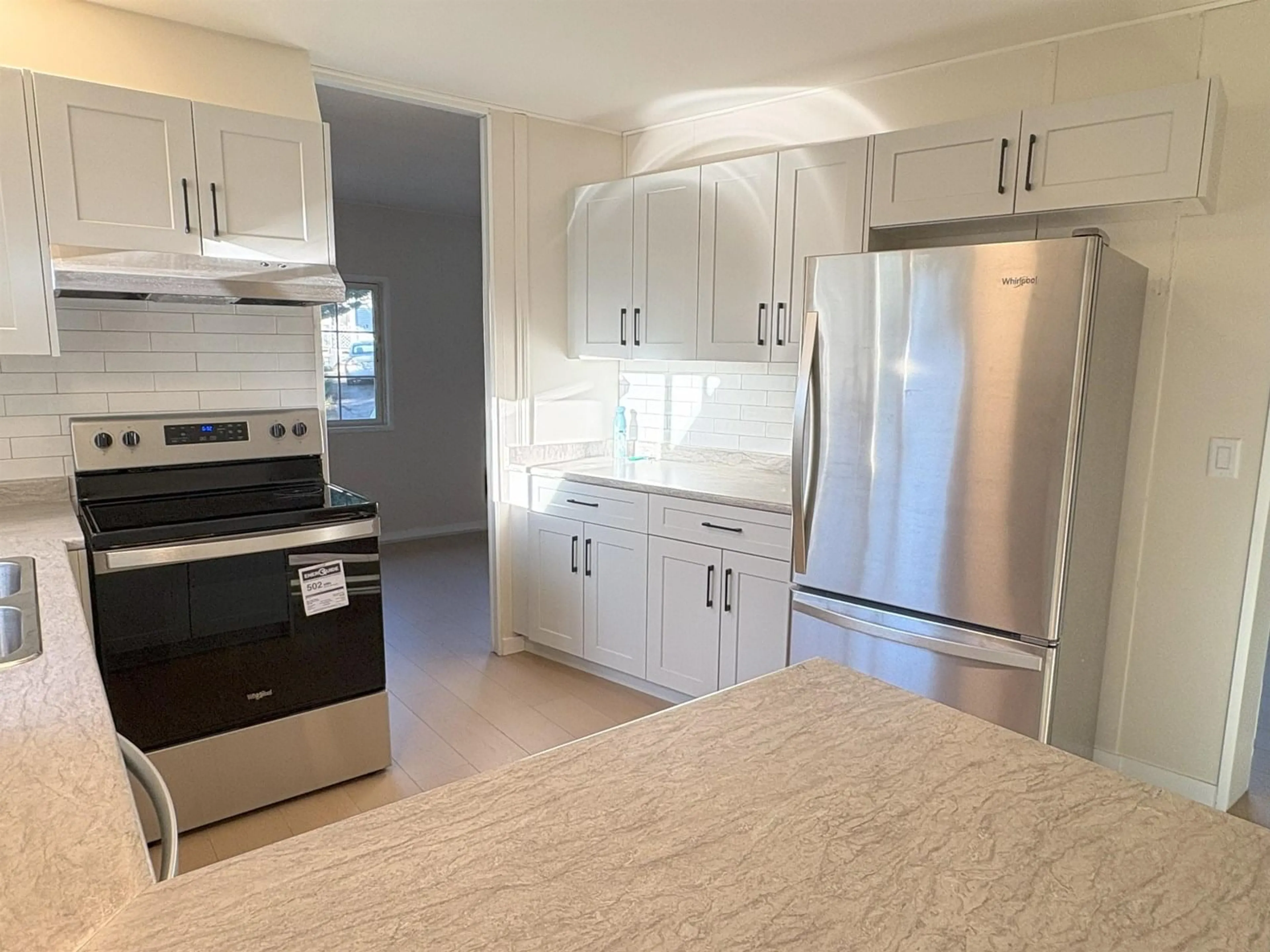 Standard kitchen, ceramic/tile floor for 1 - 43201 LOUGHEED, Mission British Columbia V0M1G0