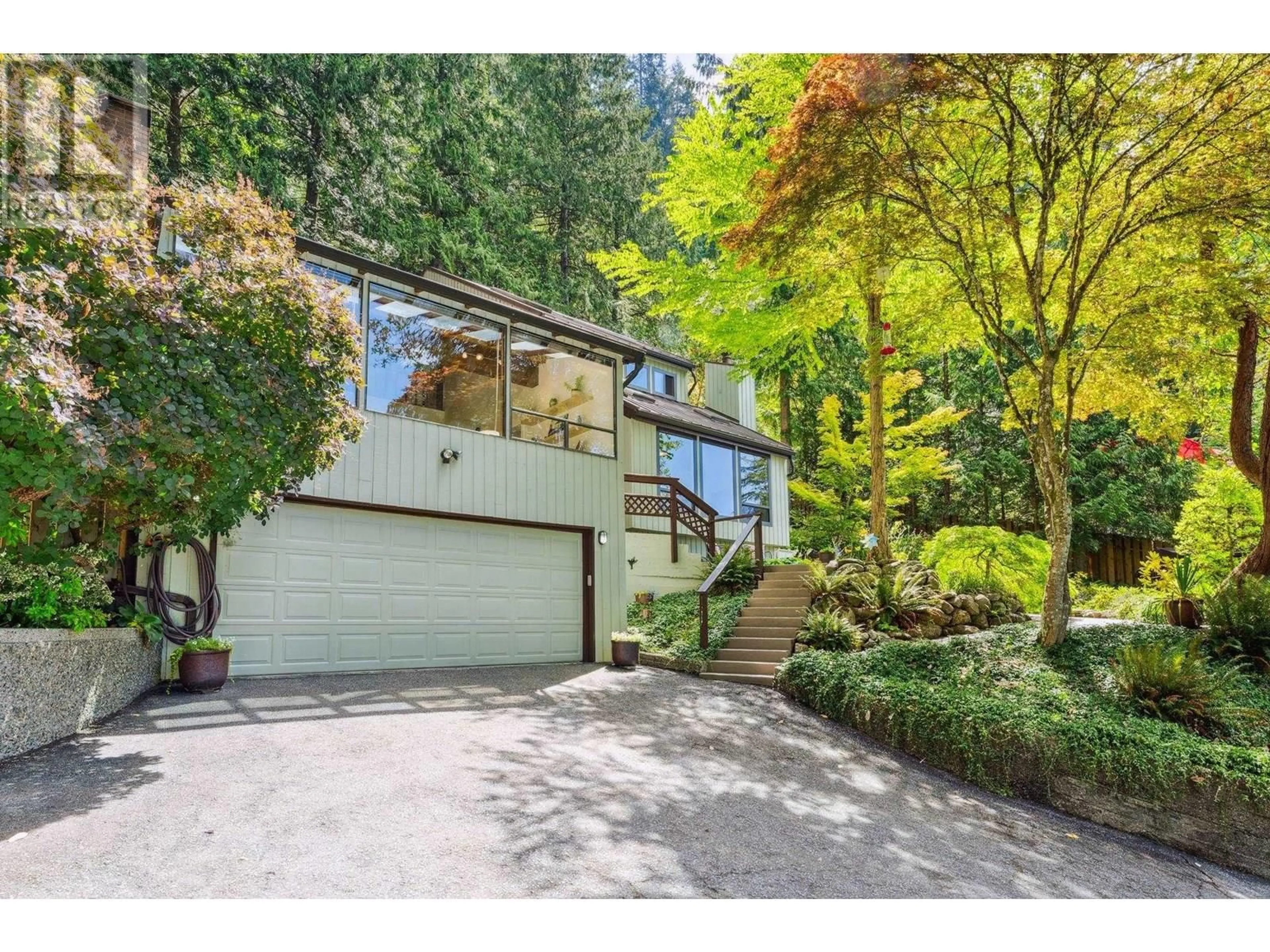 Unknown for 385 OCEANVIEW ROAD, Lions Bay British Columbia V0N2E0