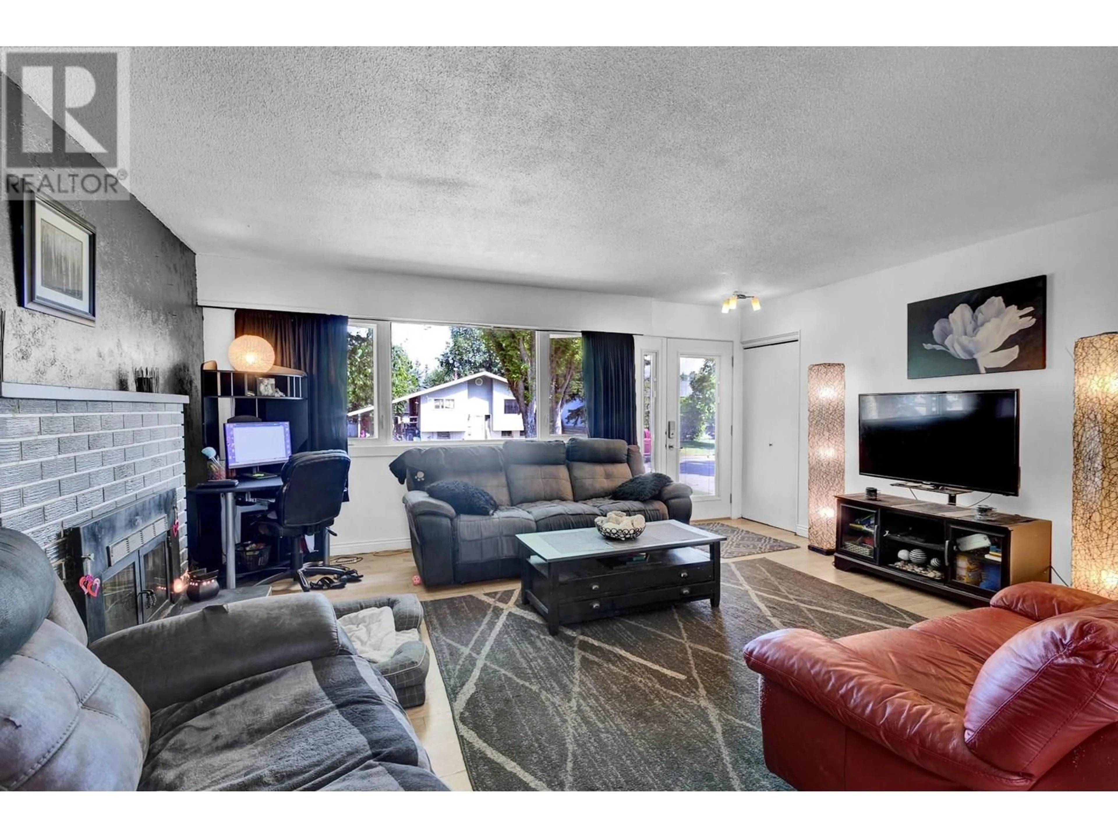 Living room with furniture, unknown for 169 AITKEN CRESCENT, Prince George British Columbia V2L4N2