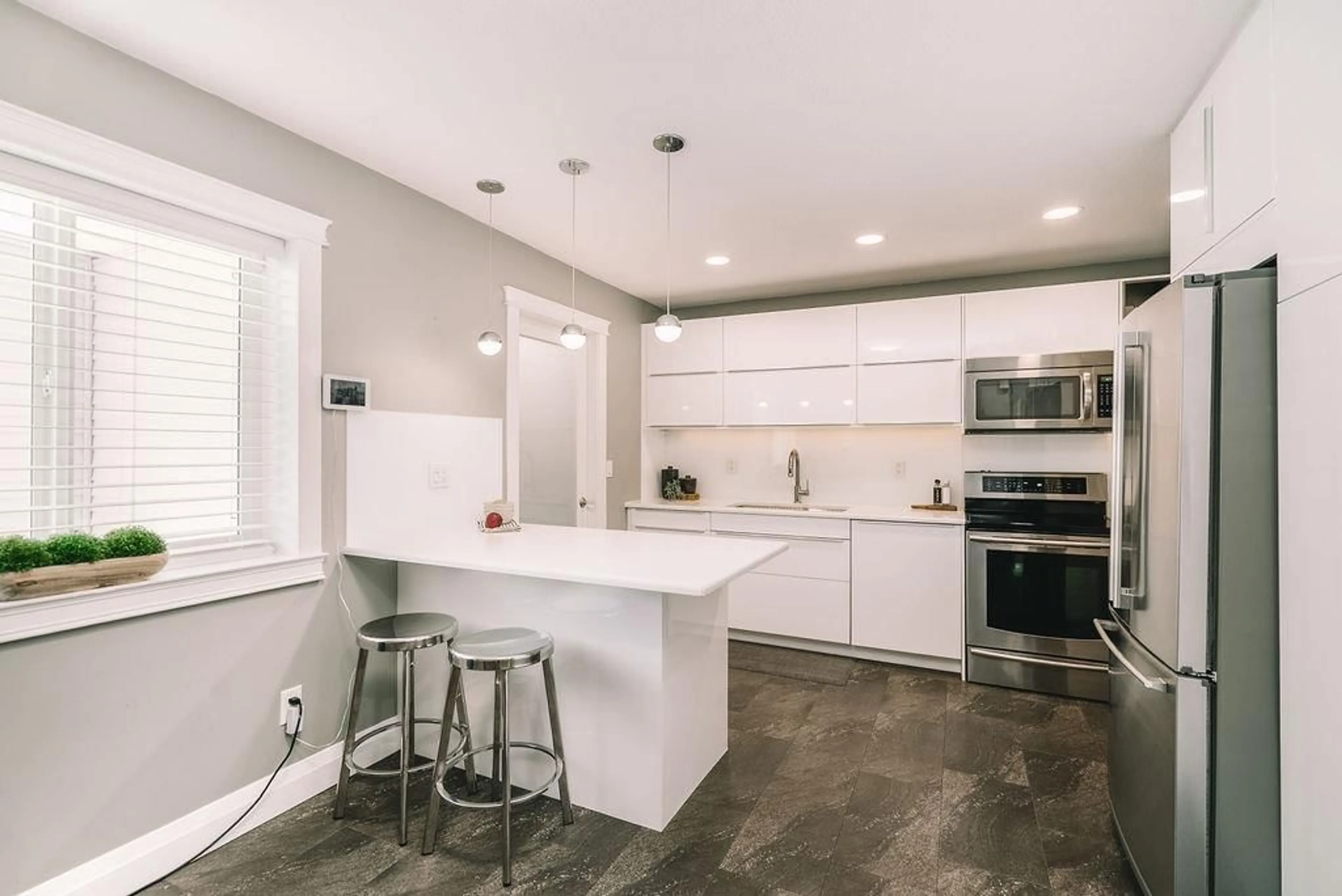 Contemporary kitchen, ceramic/tile floor for 12 - 26727 30A, Langley British Columbia V4W3S5