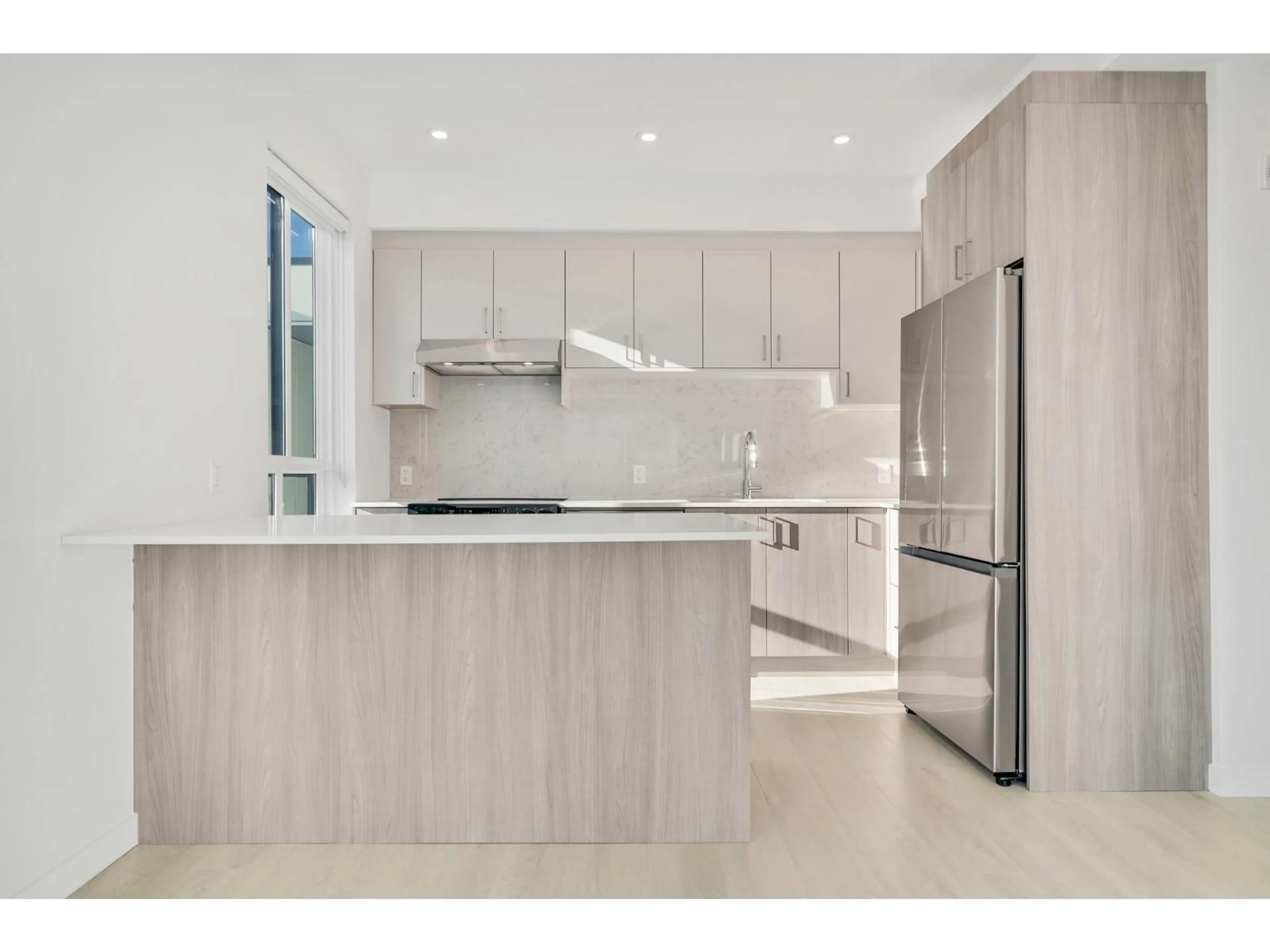 Open concept kitchen, unknown for E616 - 13858 108, Surrey British Columbia V3T0T8