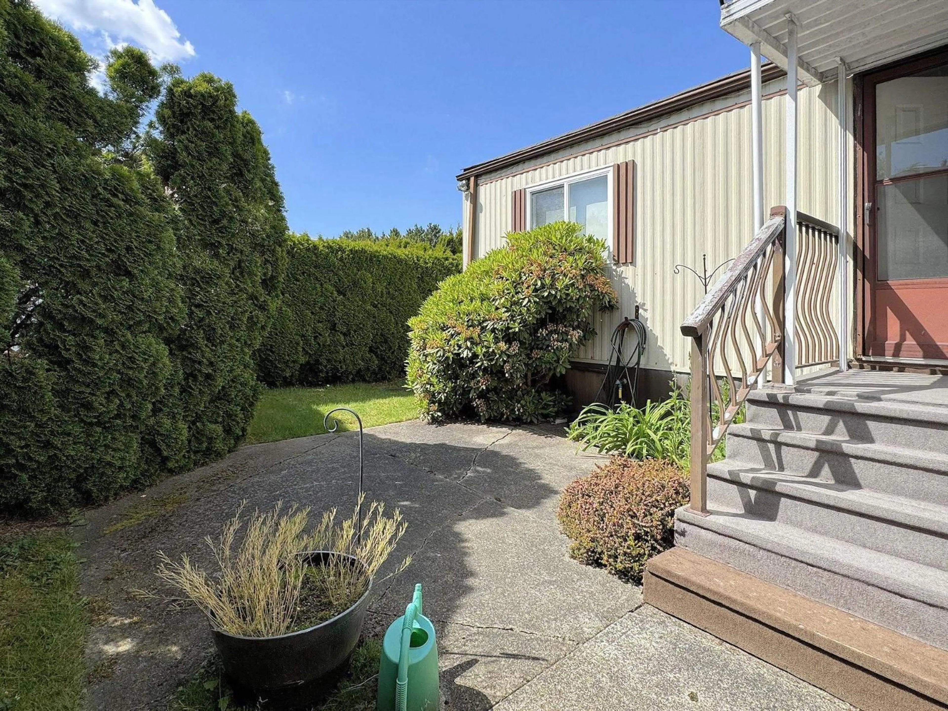 Patio, street for 48 - 13507 81, Surrey British Columbia V3W3C6