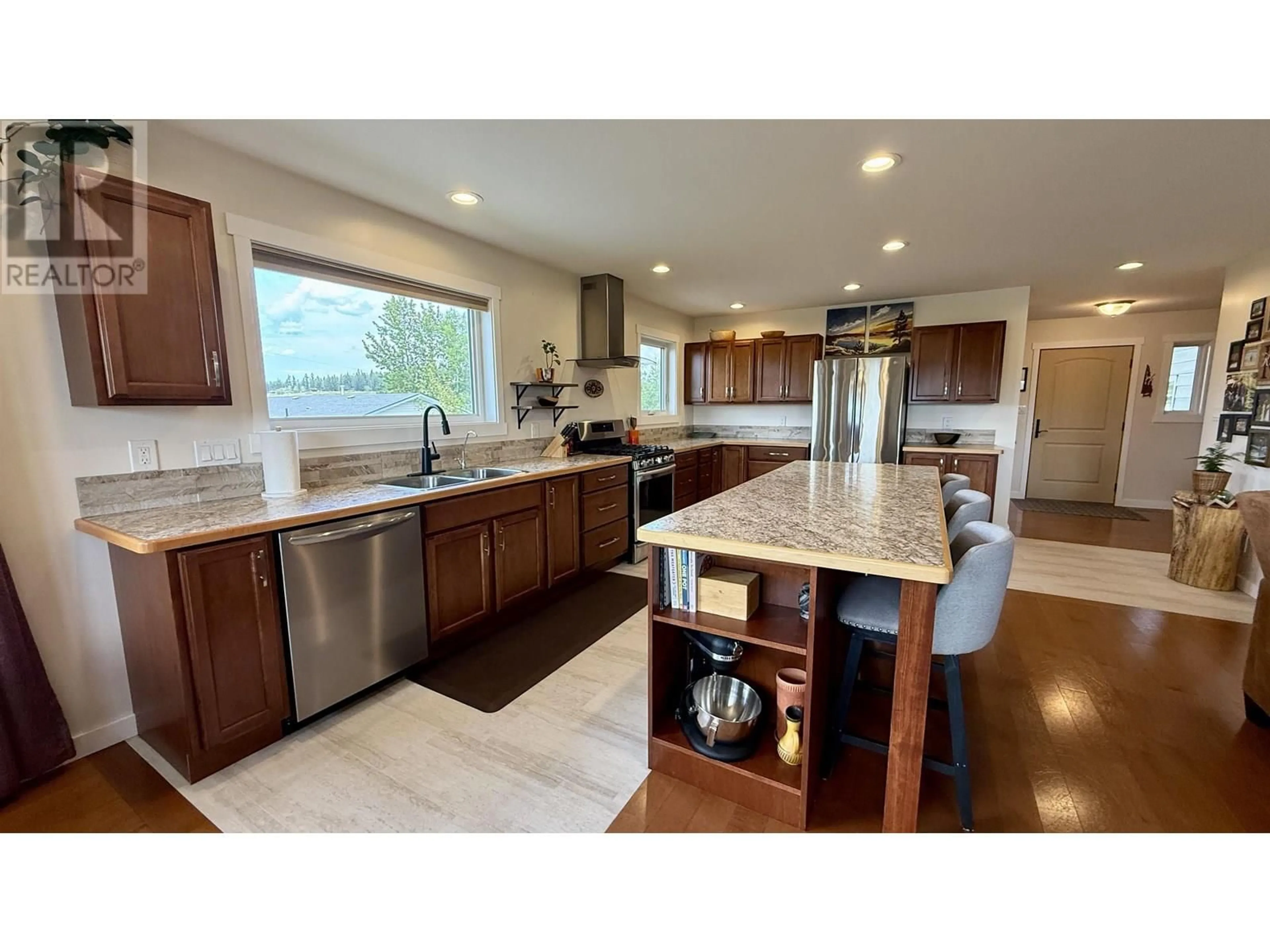 Open concept kitchen, ceramic/tile floor for 5164 LAKES ROAD, 100 Mile House British Columbia V0K2E1