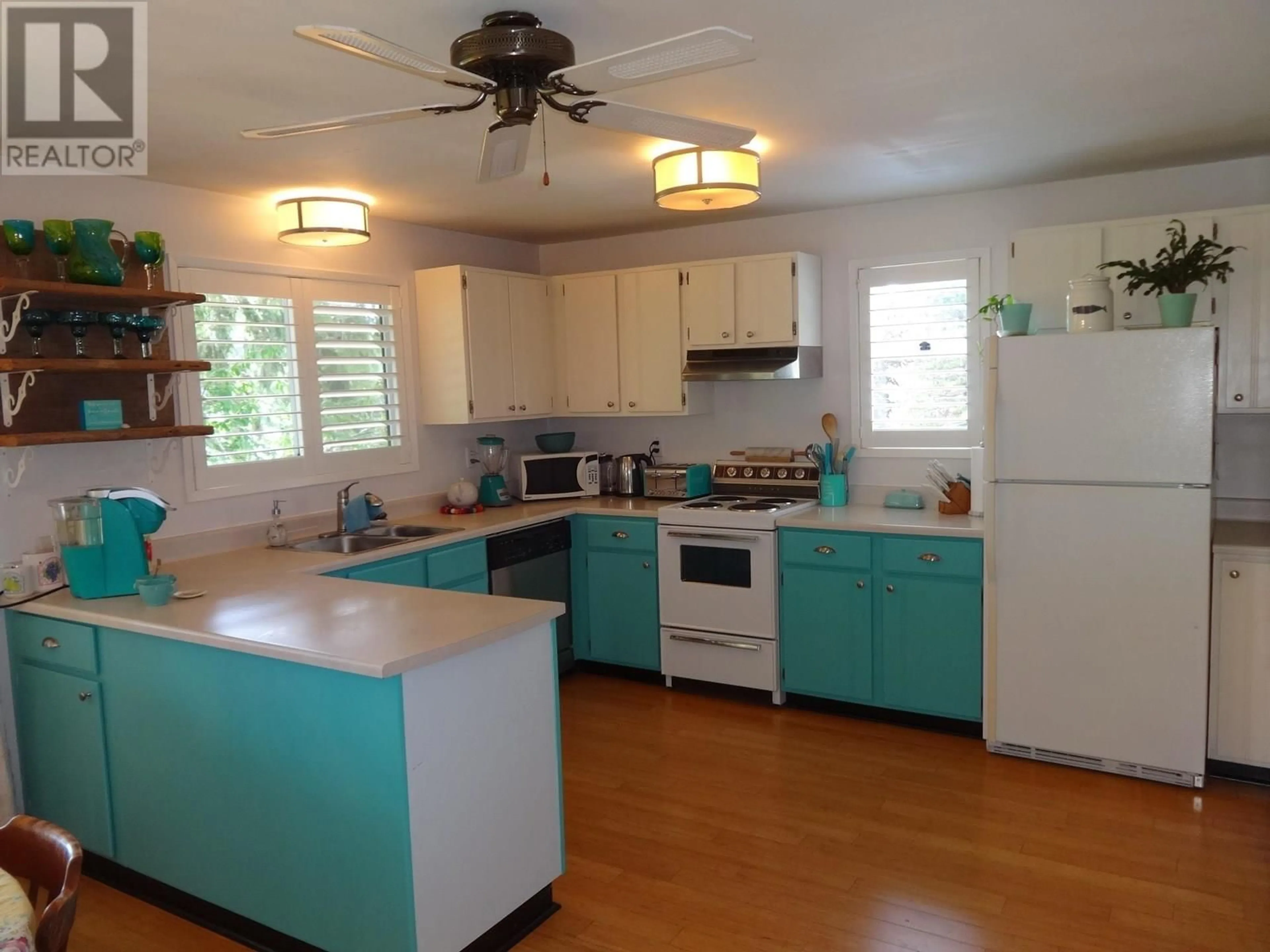 Open concept kitchen, unknown for 13173 SEXW'AMIN STREET, Garden Bay British Columbia V0N1S0