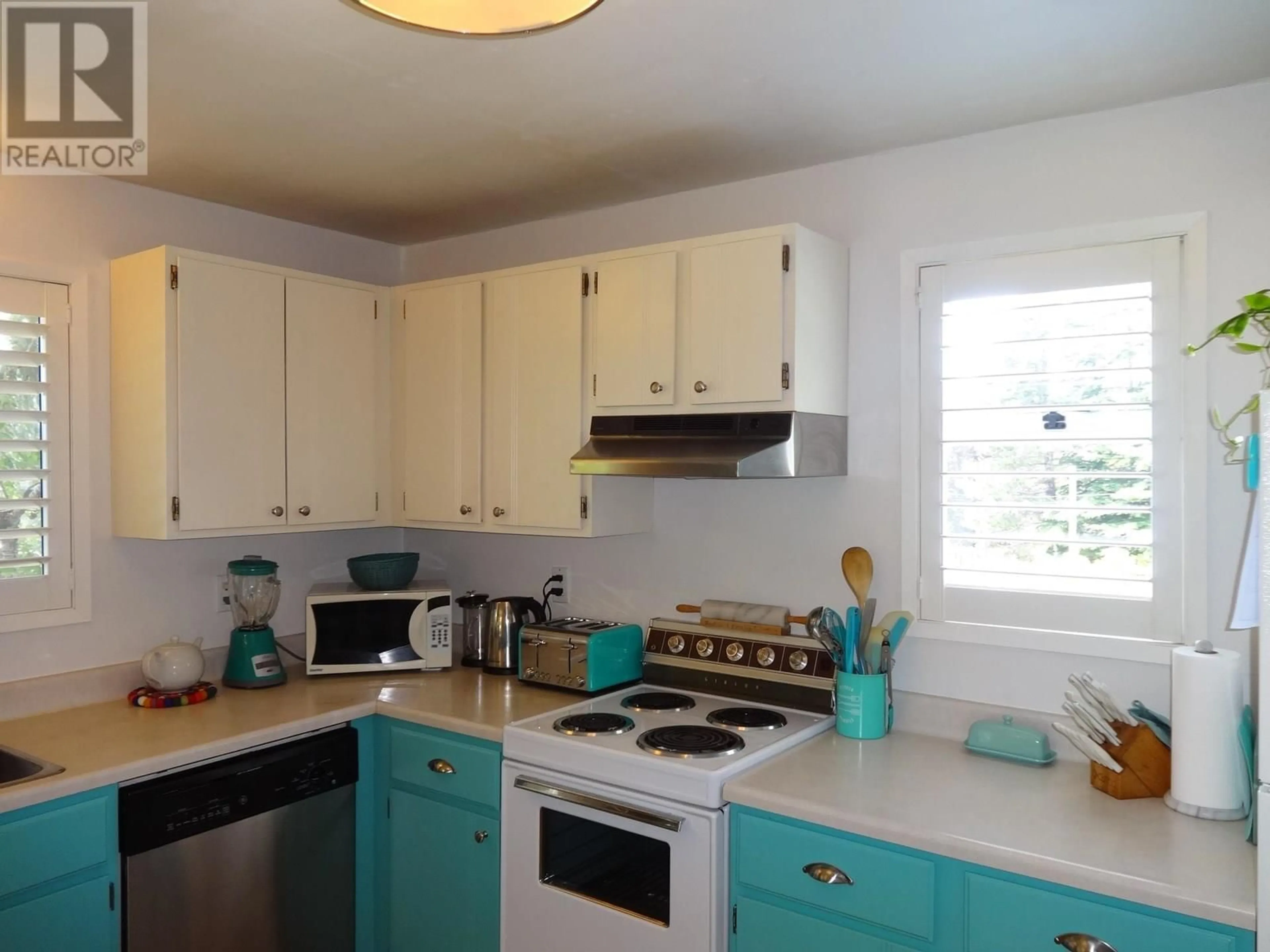 Standard kitchen, unknown for 13173 SEXW'AMIN STREET, Garden Bay British Columbia V0N1S0
