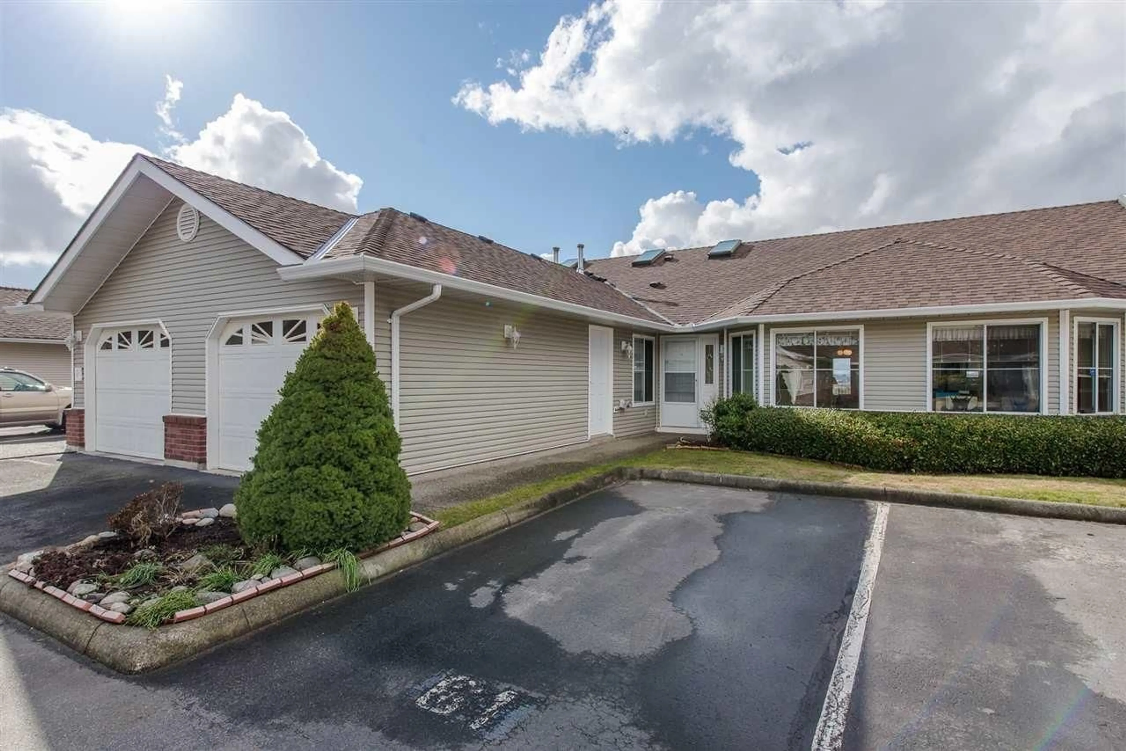 A pic from outside/outdoor area/front of a property/back of a property/a pic from drone, unknown for 61 - 1973 WINFIELD, Abbotsford British Columbia V3G1K6