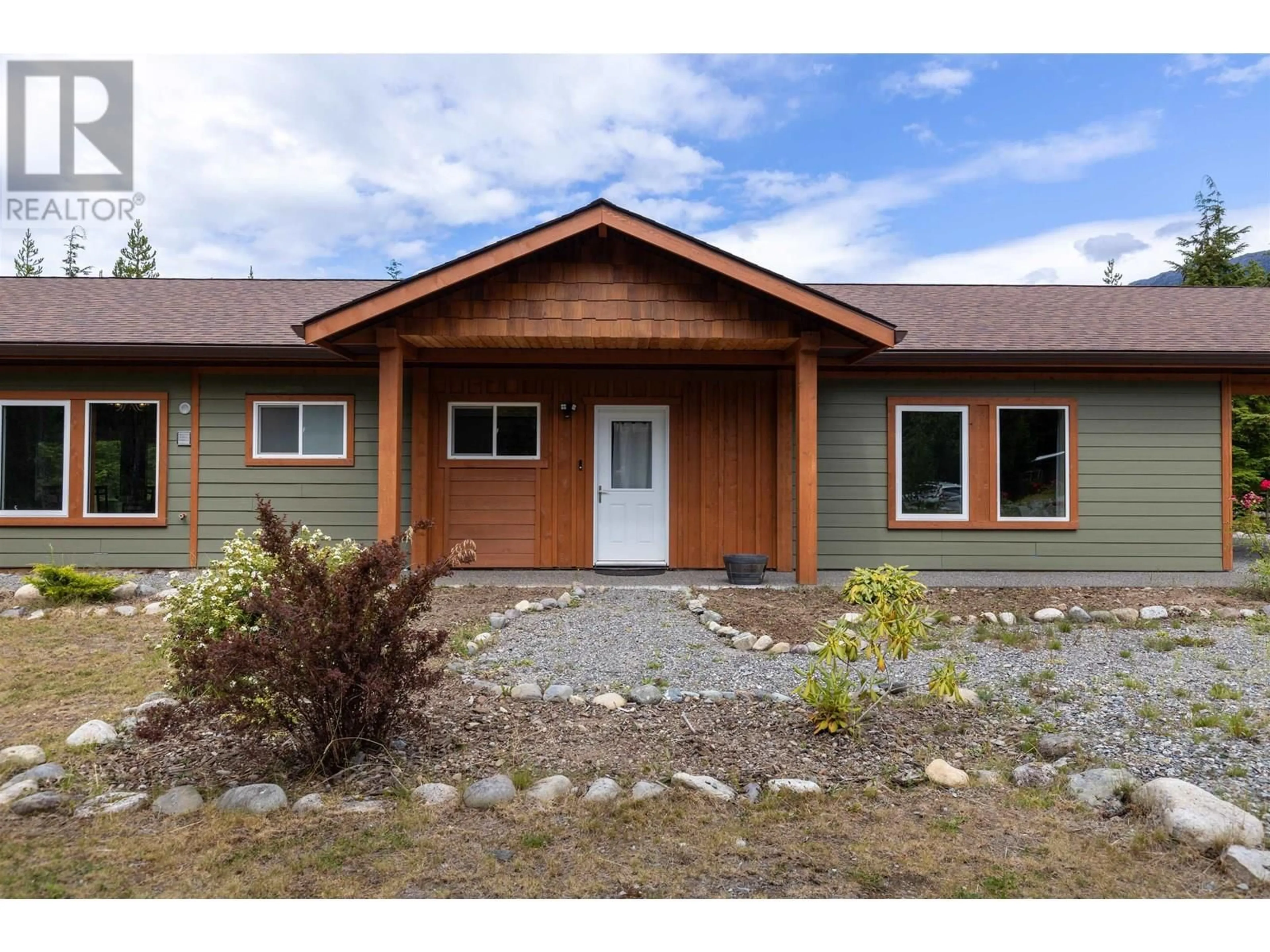 Home with vinyl exterior material, street for 3074 EDGEWOOD DRIVE, Terrace British Columbia V8G0G5