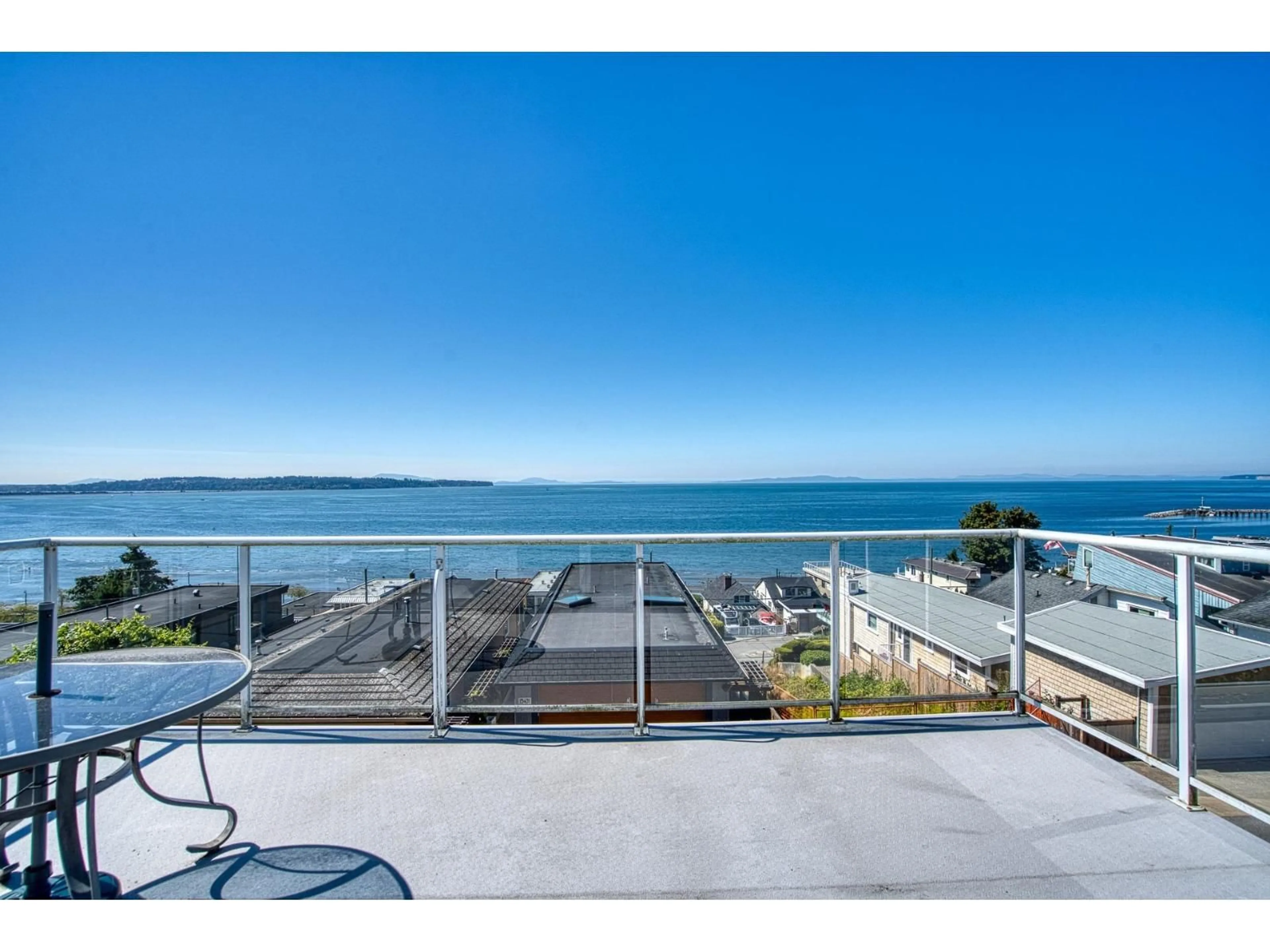 A pic from outside/outdoor area/front of a property/back of a property/a pic from drone, water/lake/river/ocean view for 15464 COLUMBIA, White Rock British Columbia V4B1K2
