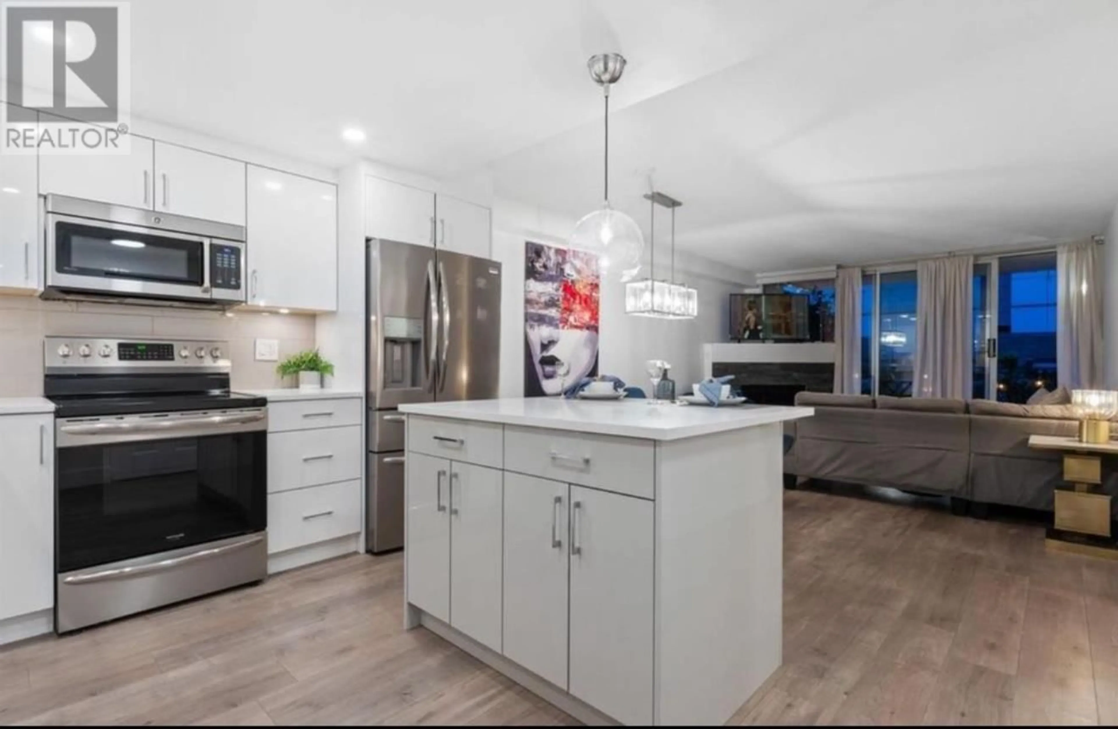 Open concept kitchen, unknown for 312 - 555 ABBOTT  STREET STREET, Vancouver British Columbia V6B6B8