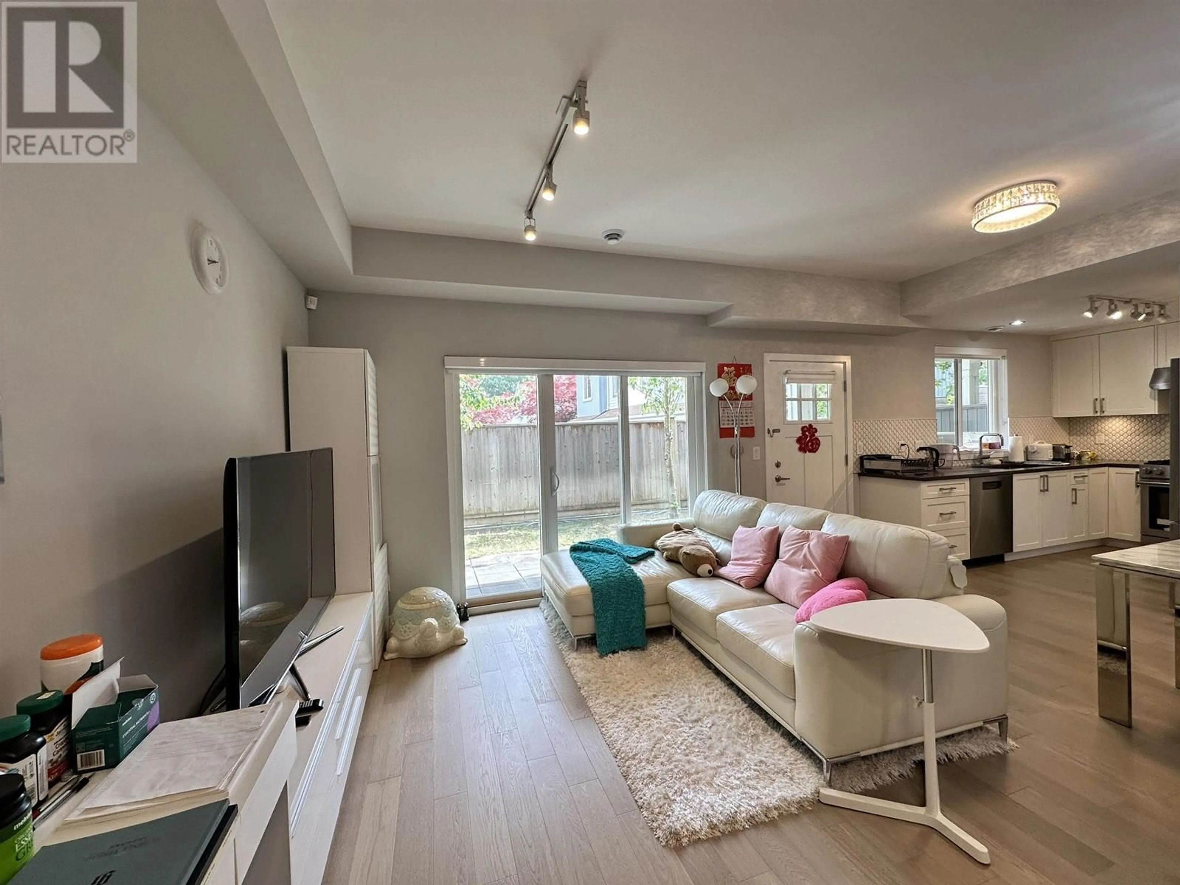 Living room with furniture, unknown for 32 - 7180 LECHOW STREET, Richmond British Columbia V6Y0K9